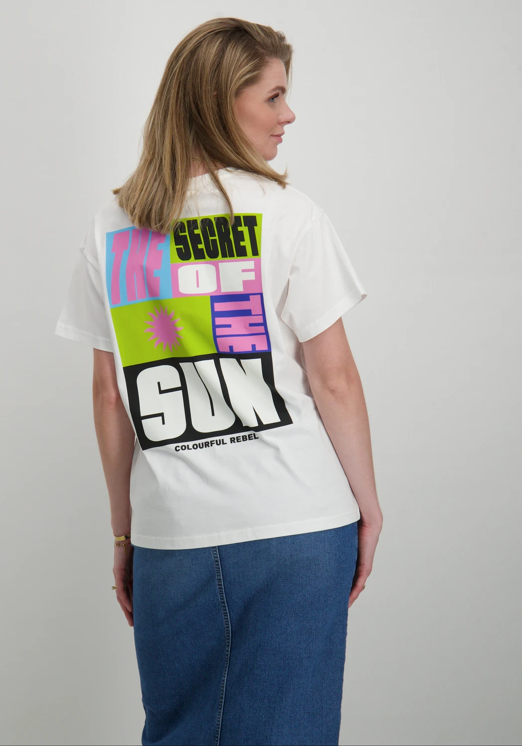 Colourful Rebel Secret Sun Loosefit Tee WT115896 wit kopen bij The Stone