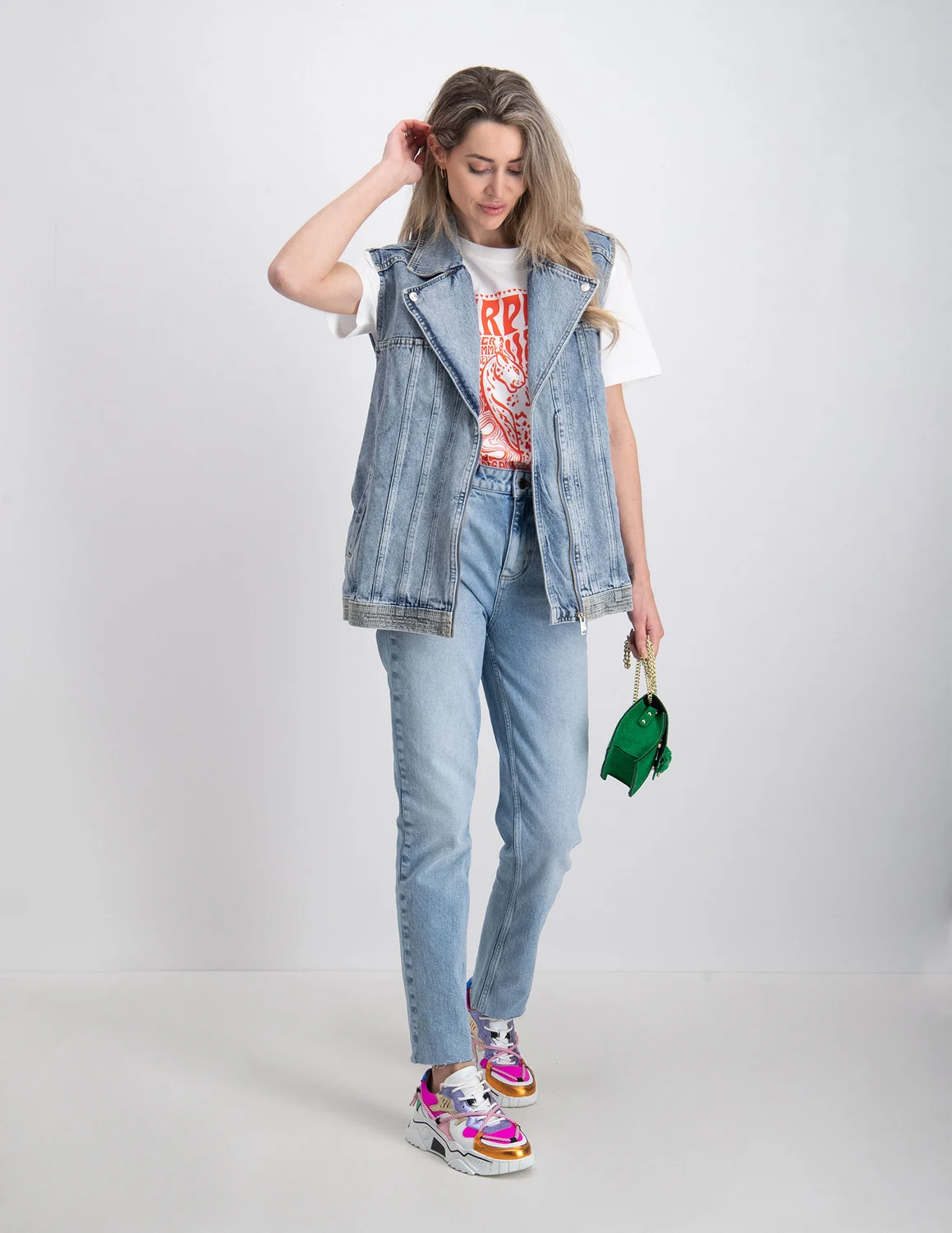 Verheugen Geruststellen bezorgdheid Colourful Rebel Yalou denim gilet WJ114121 jeans blauw kopen bij The Stone