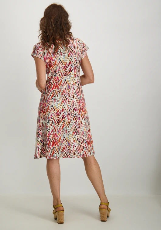 Geisha Dress v-neck short AOP 57366-60 JUNE