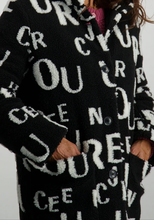 Geisha Padded coat with letters 48590-16