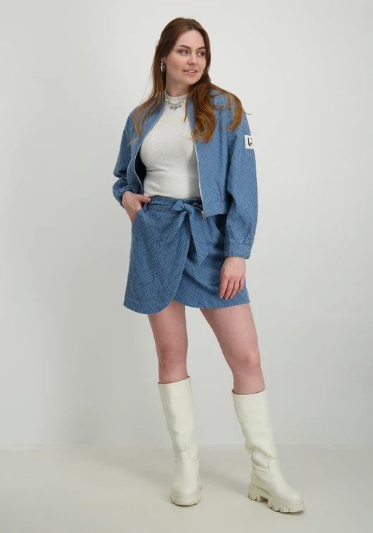 Lofty Manner Rok Vive QA40A