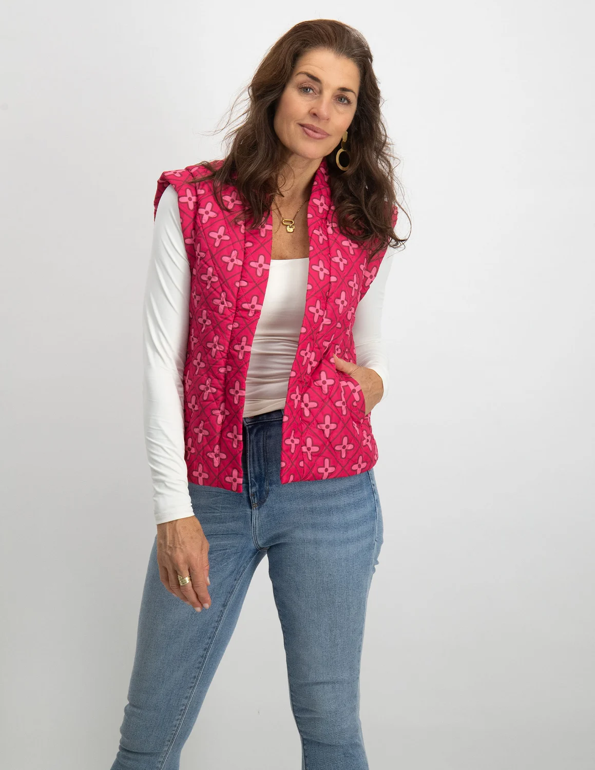 Only ONLCEMMA AOP QUILT VEST PNT 15311246 cerise kopen bij The Stone