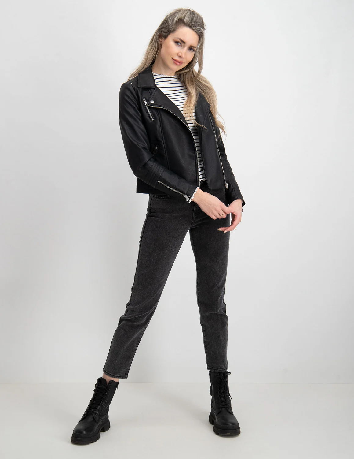 Only onlGEMMA FAUX LEATHER BIKER OTW NOO 15153079 zwart-antraciet 1 kopen  bij The Stone