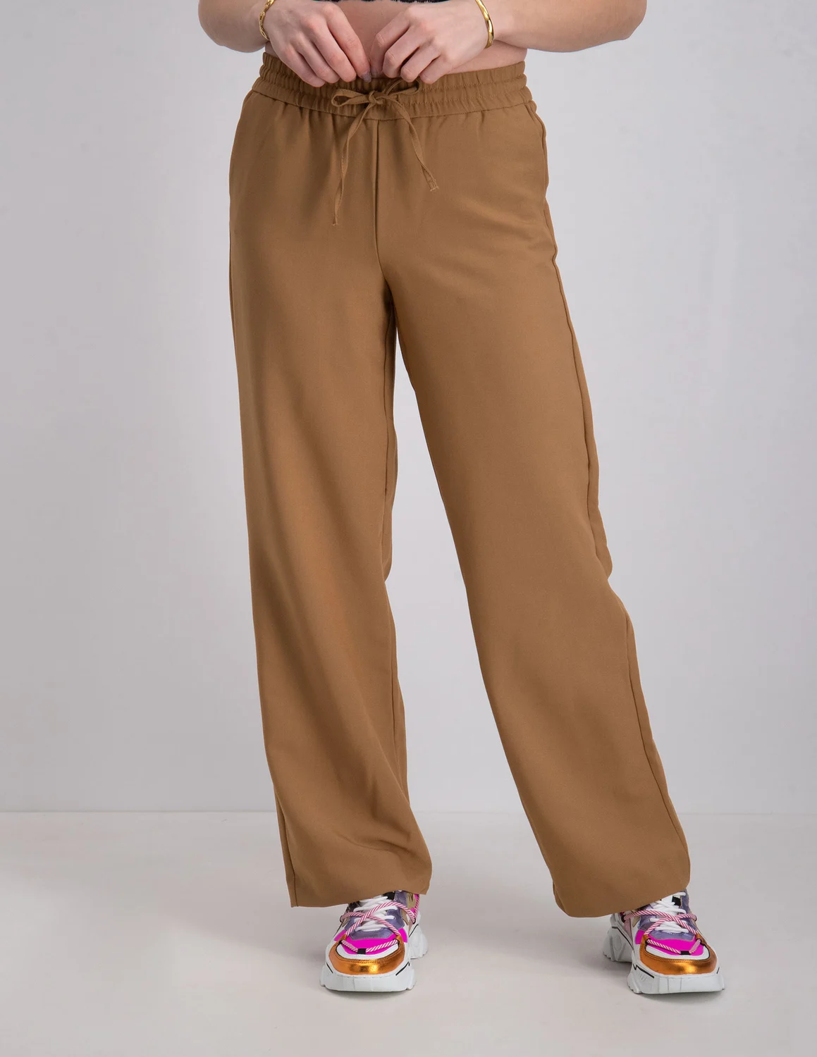Pull sales up pants