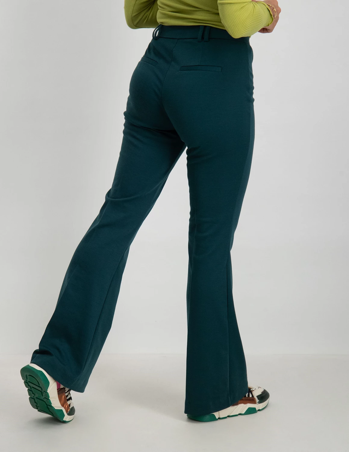 Only ONLPEACH MW FLARED PANT TLR NOOS 15298660 donkergroen kopen bij The  Stone