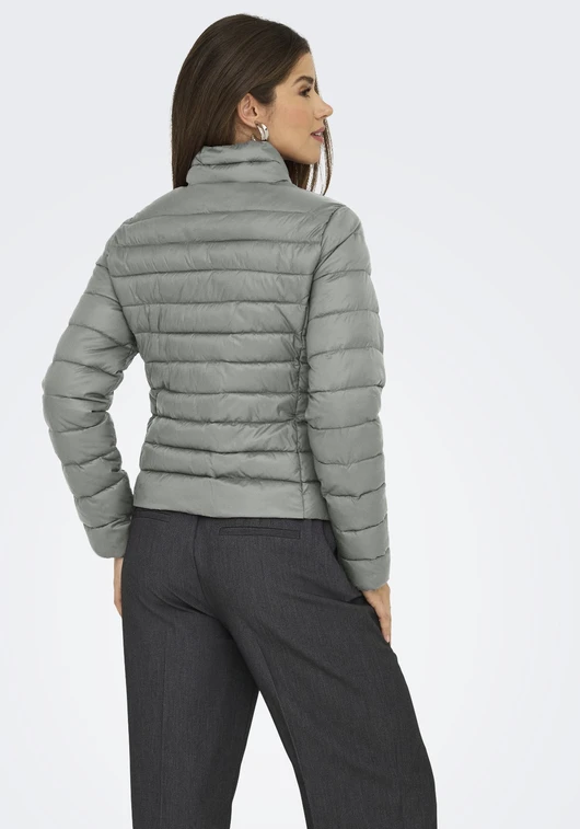 Only ONLTAHIA LW QUILTED JACKET OTW NOOS 15351967