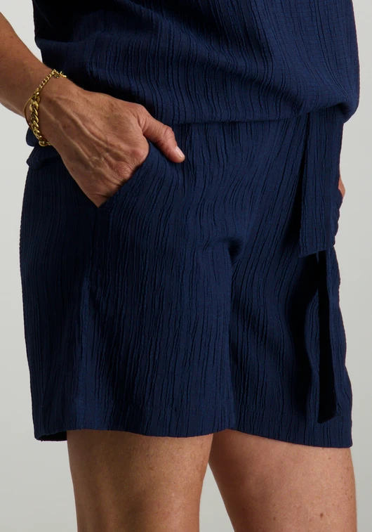 Tramontana Crinkled Wide-Leg Shorts S01-16-102