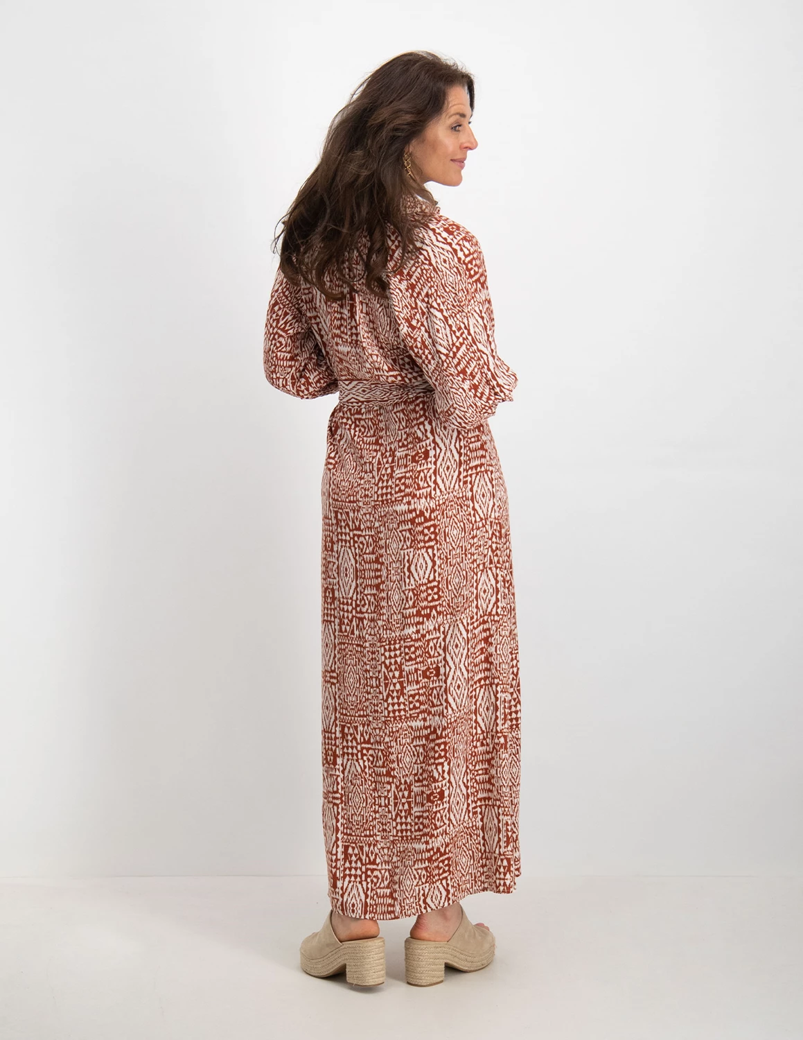 landelijk Bereid defect Tramontana Dress Tonal Ikat Print C05-08-501 bruin kopen bij The Stone