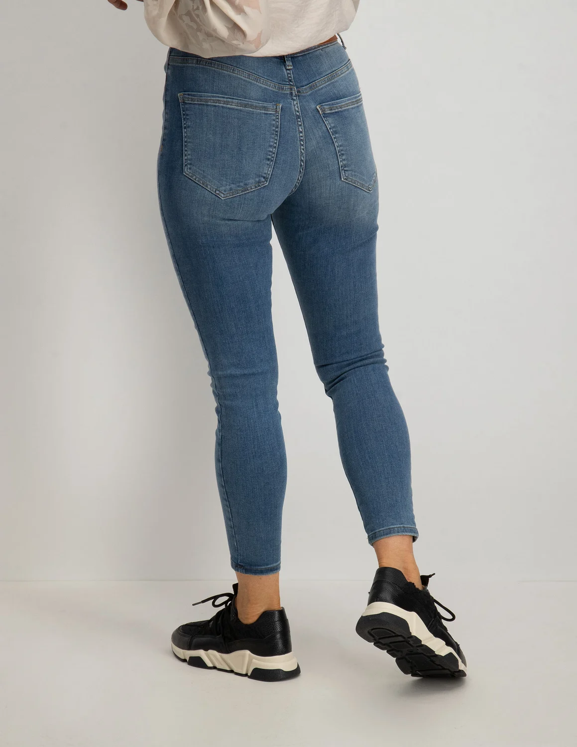 chrysant Bel terug Onderscheiden Vero moda VMSOPHIA HW SKINNY JEANS LT BL NOOS 10193330 licht blauw kopen  bij The Stone