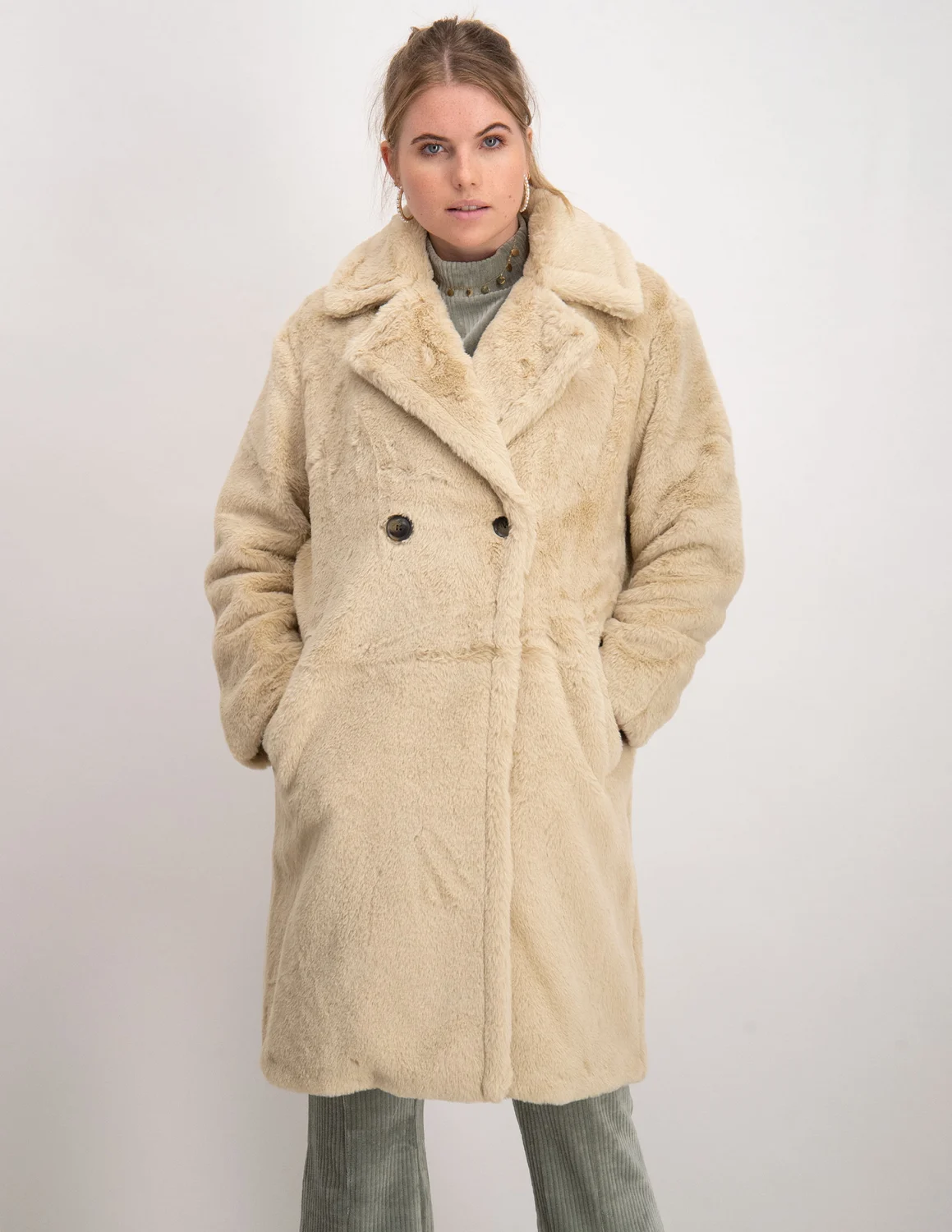 Fragiel Tolk campus Vero moda VMSUILYON FAUX FUR COAT BOOS 10248296 beige kopen bij The Stone