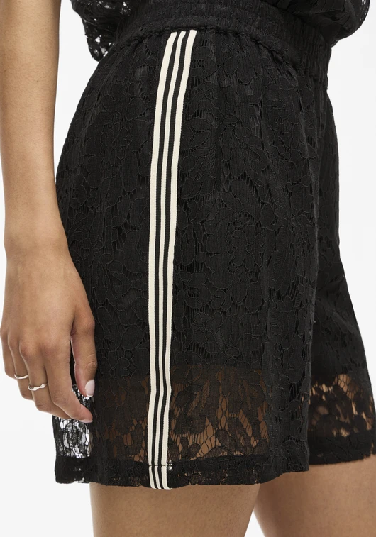 Vila VIOLINE HW LACE SHORTS /LN 14114792