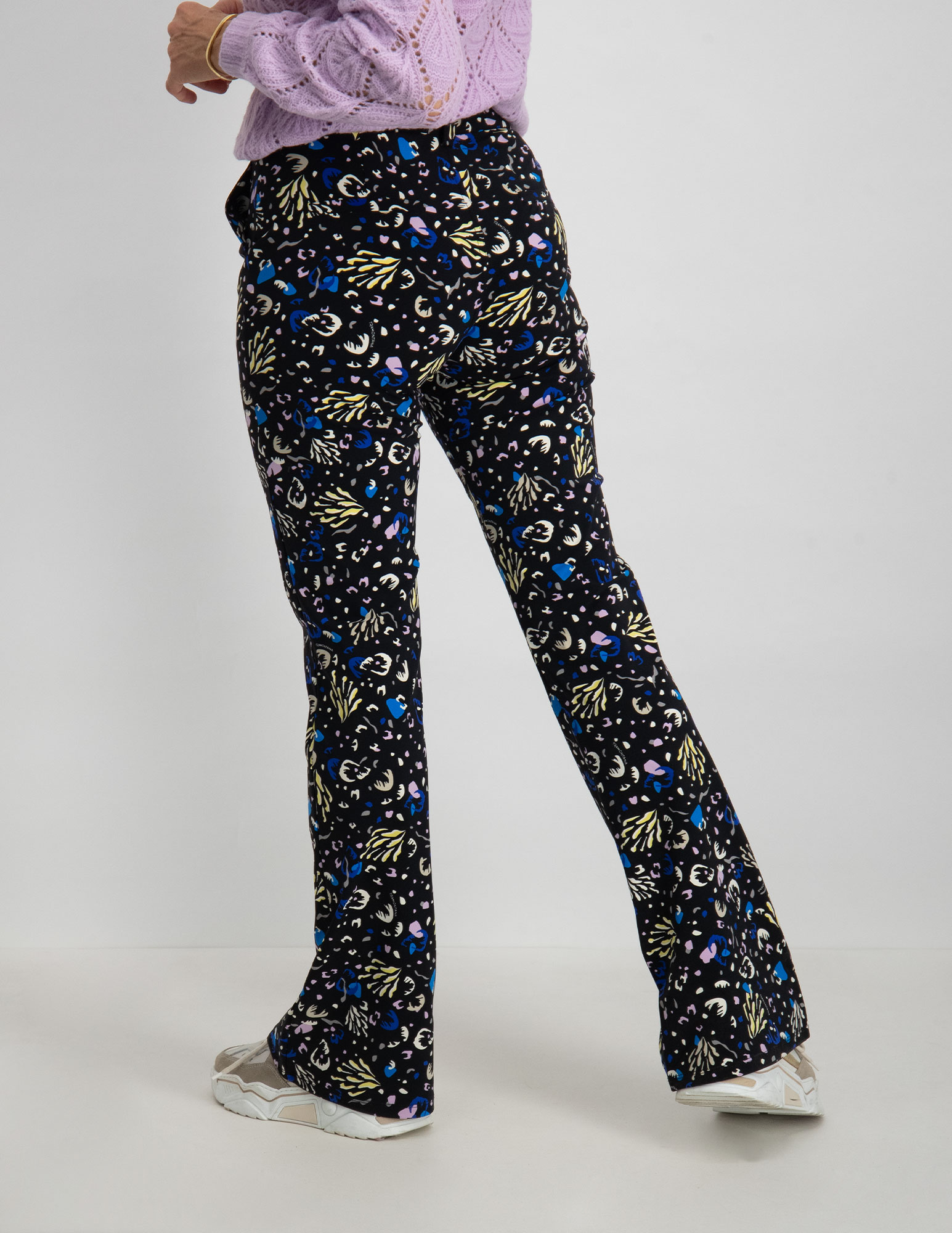 Tramontana Broek Abstracte bloemenprint Q07-09-101 Zwart