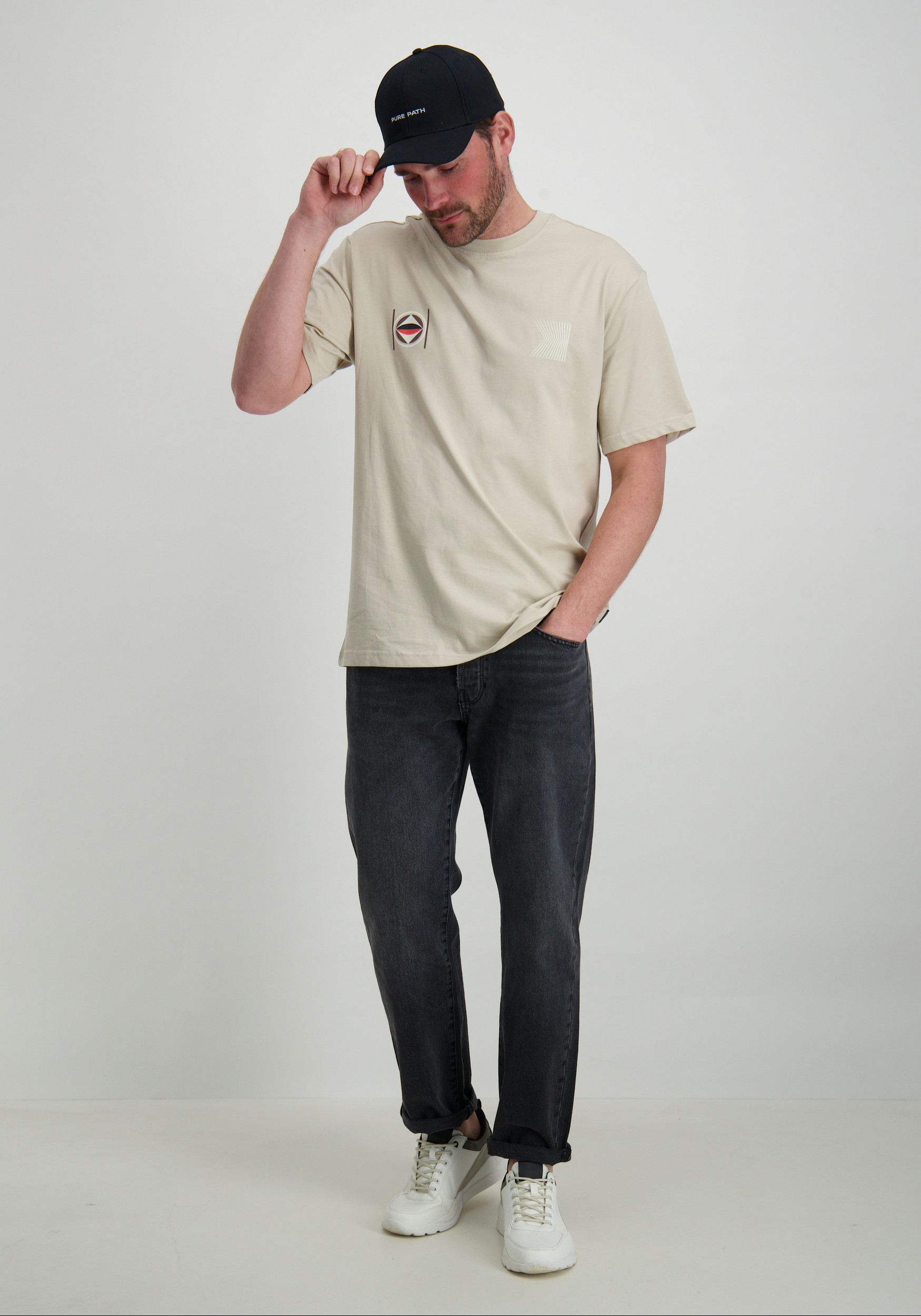 Pure White Pet met logo 24010702 Zwart