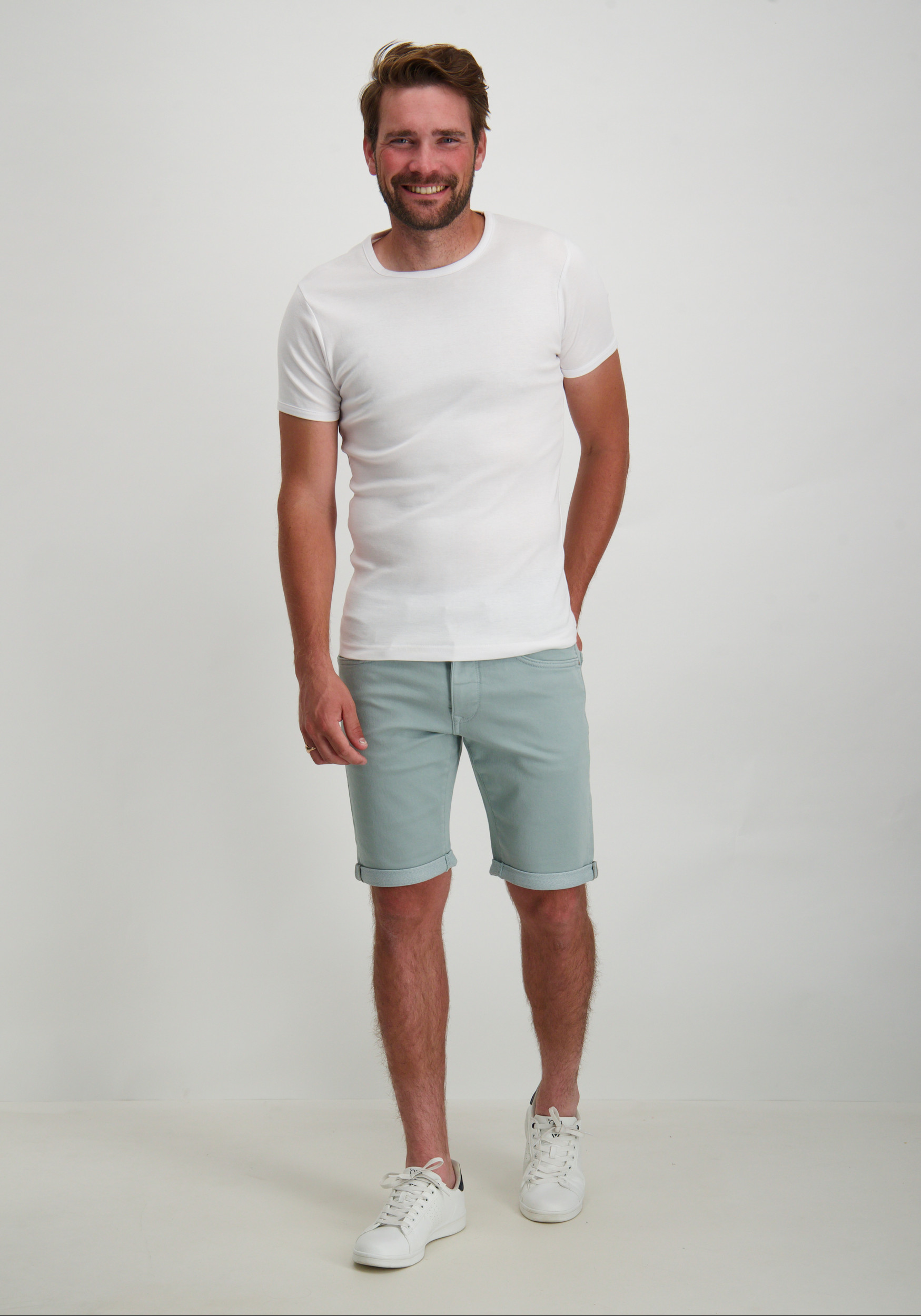 Garage Basic semi bodyfit t-shirt ronde hals 0301 Wit