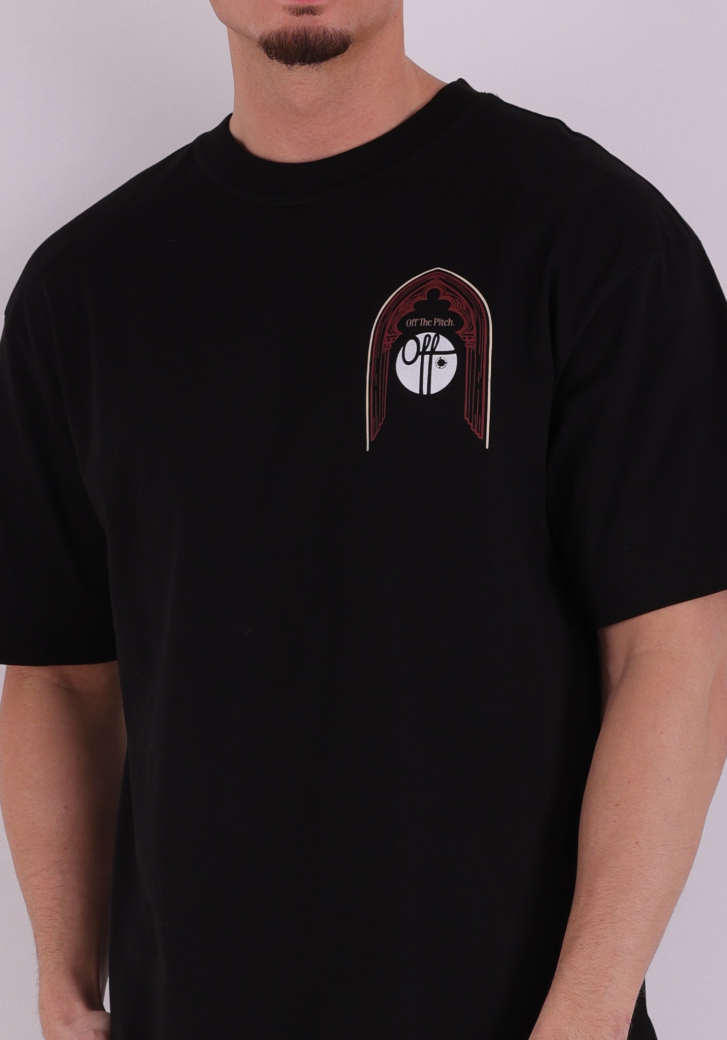 Off The Pitch T-shirt Sacred  OTP261035 Zwart