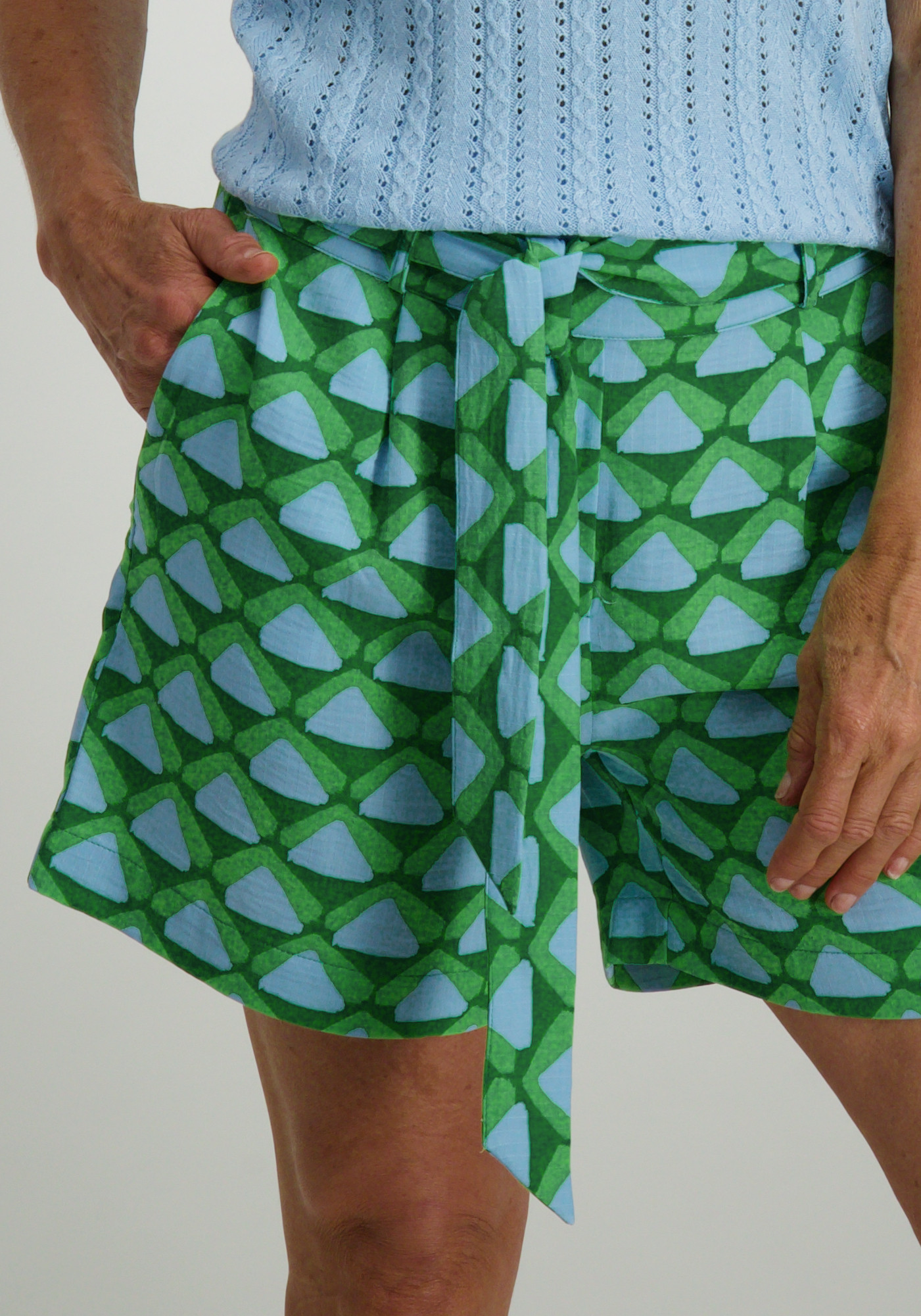 Geisha Korte broek grafische print 51412-20 Licht groen