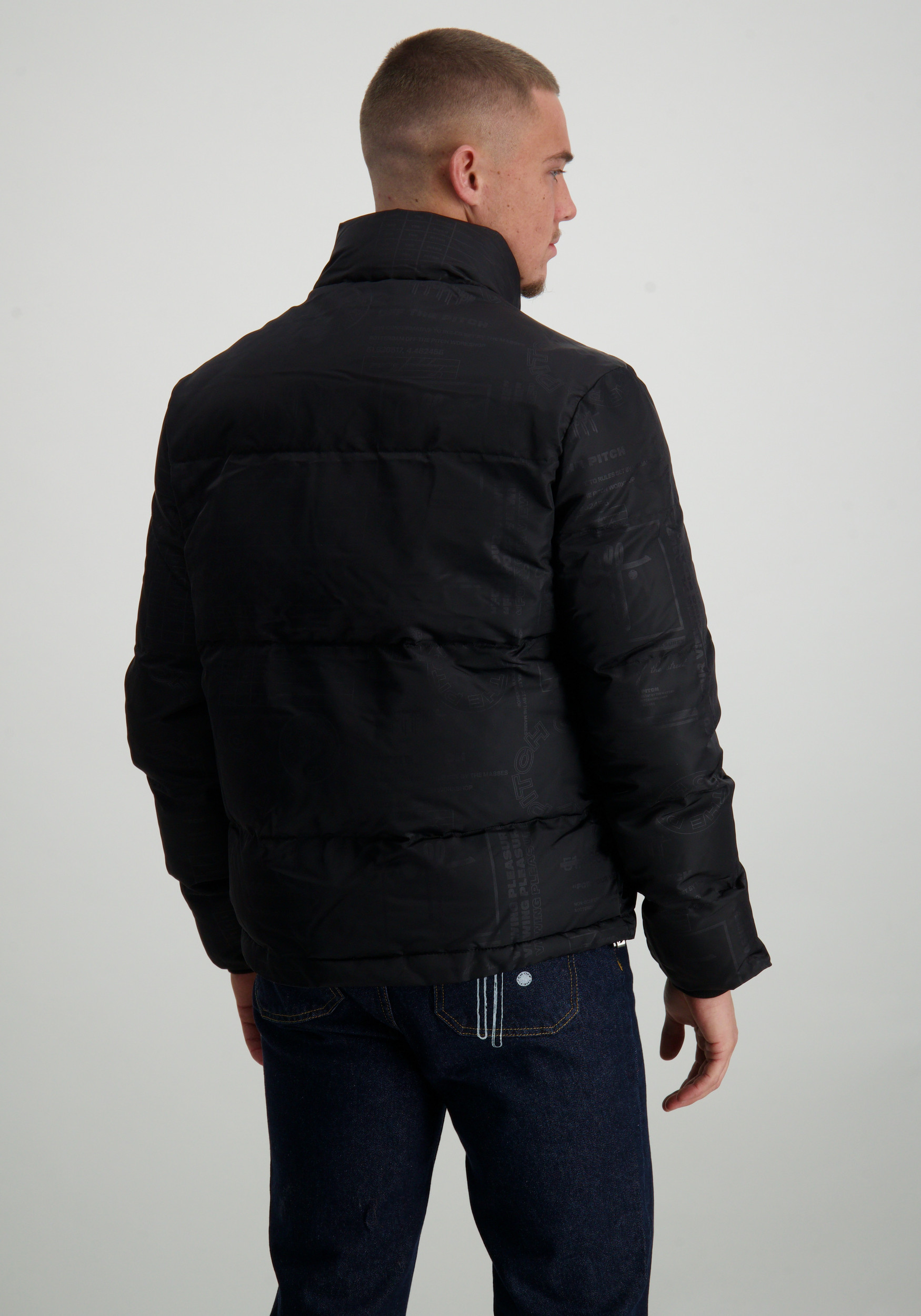 Off The Pitch Pufferjas all-over print OTP243053 Zwart