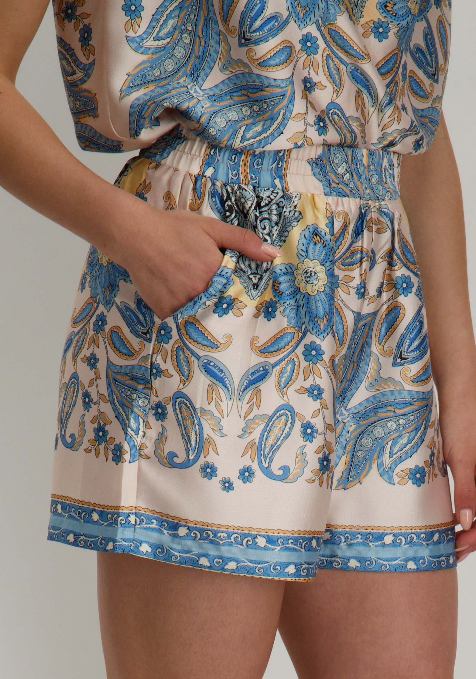 Amaya Amsterdam Short Nori Licht blauw