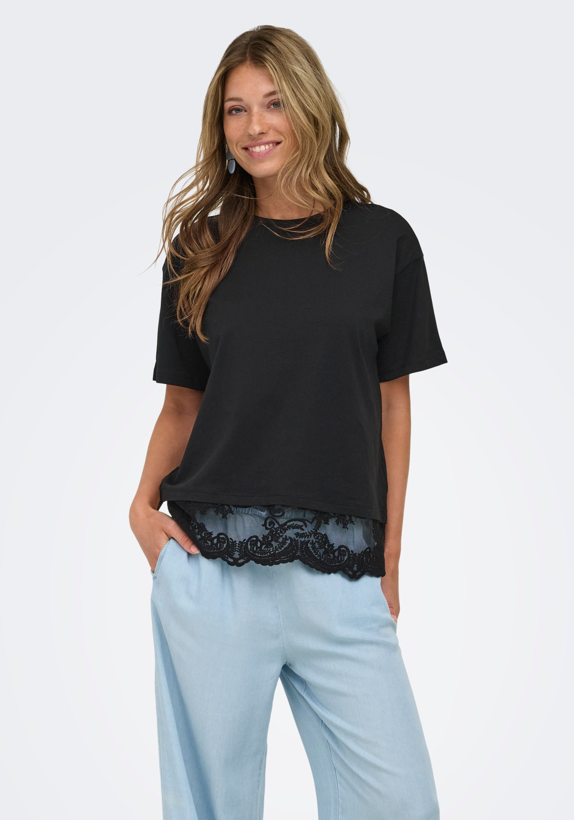 ONLY T-shirt Vivi 15385031 Zwart