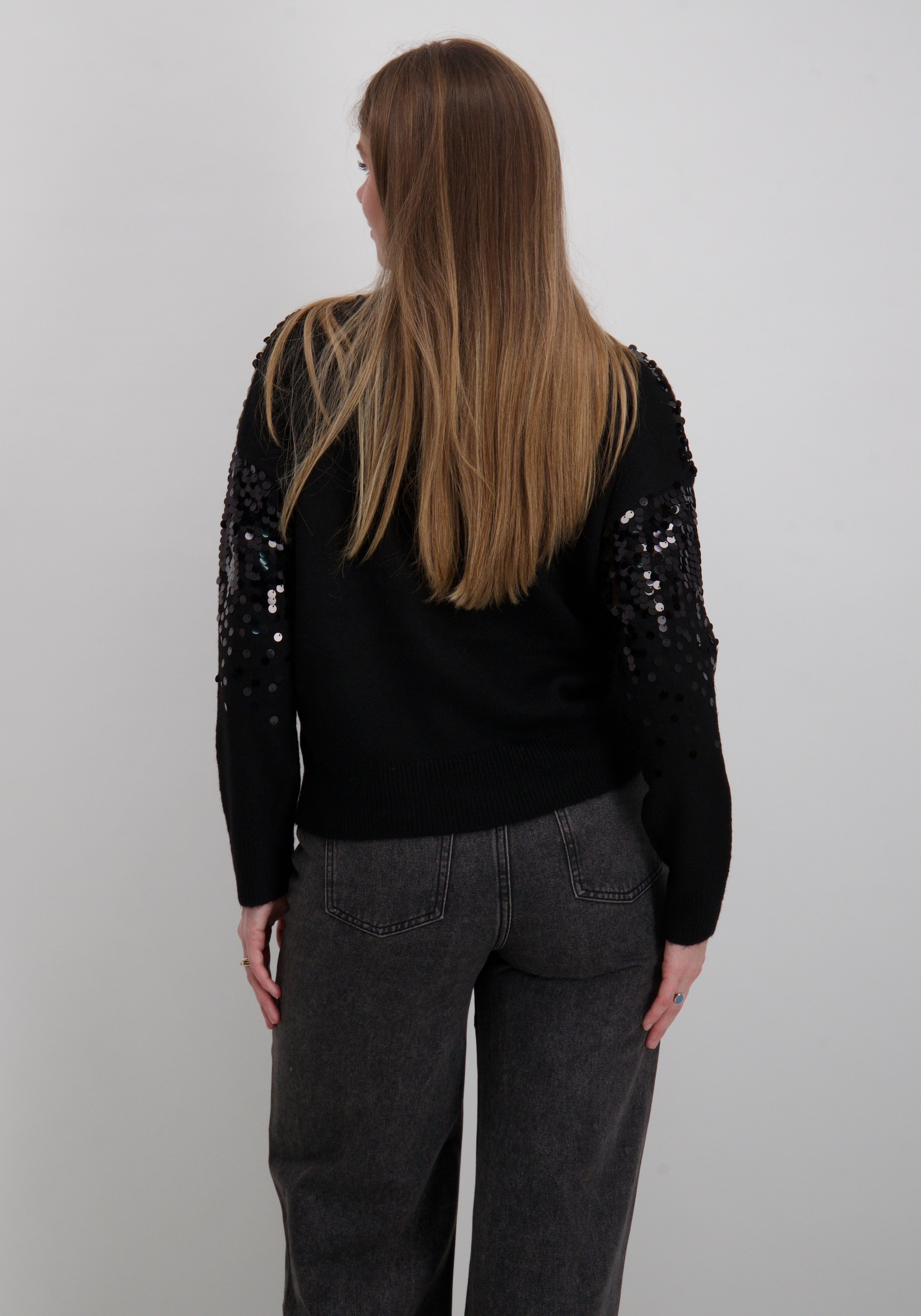 Vila Trui Siquin 14111877 Zwart