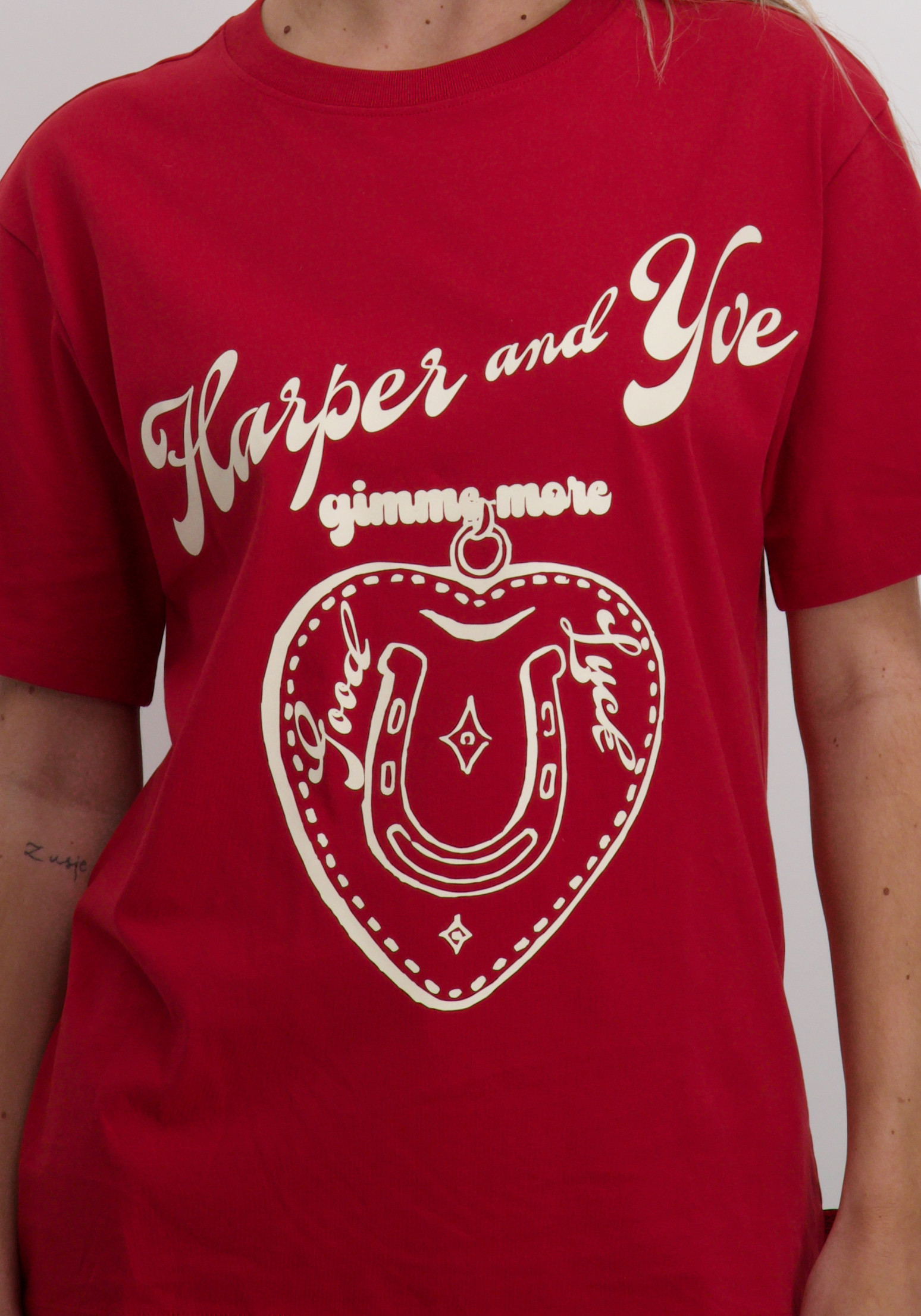 Harper & Yve T-shirt Gimme more Luck DW25Y301 Rood
