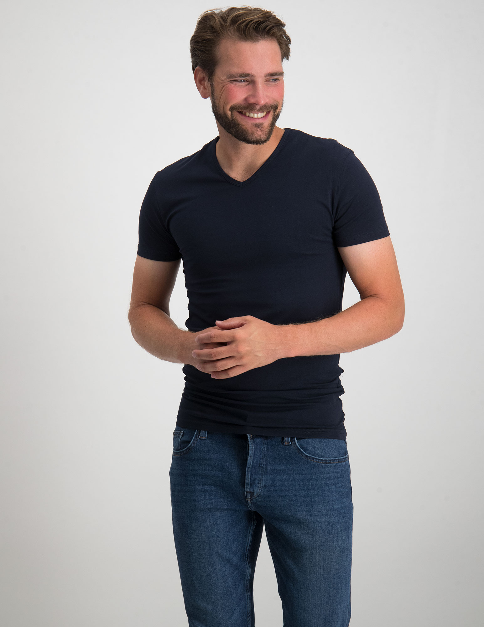 Garage Basic bodyfit t-shirt V-hals 0202 Donker blauw