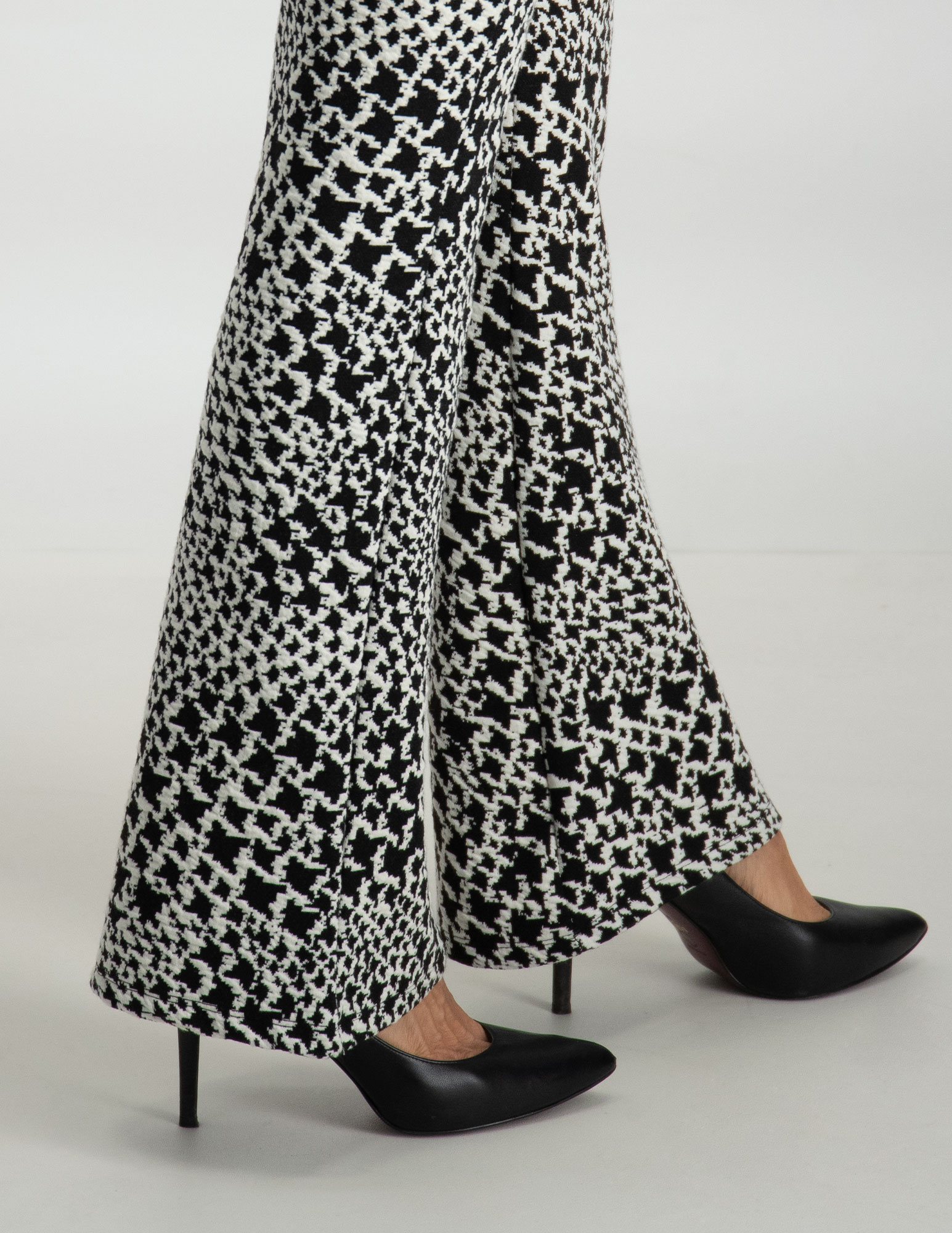 Tramontana Flared broek Jacquard T03-10-101 Zwart/Wit