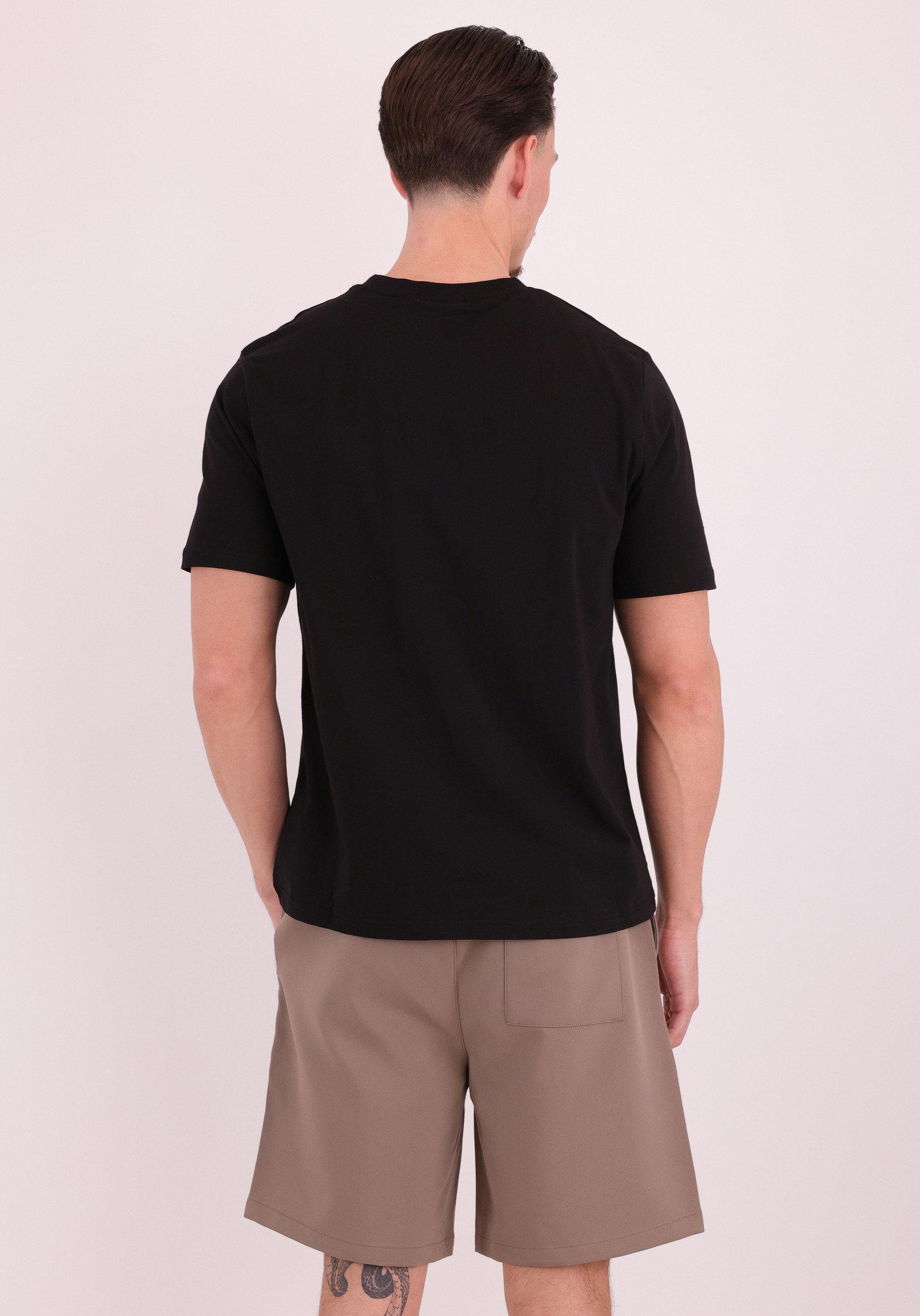 Off The Pitch T-shirt OTP261030 Zwart