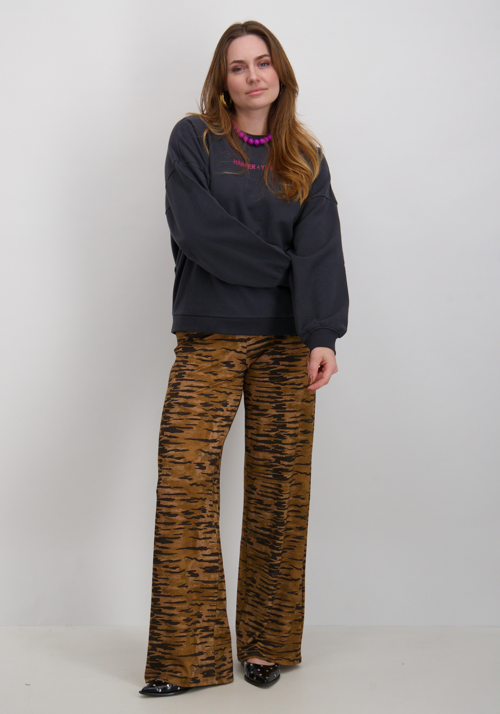 Harper & Yve Sweater World of AW25Y512 Donker Grijs