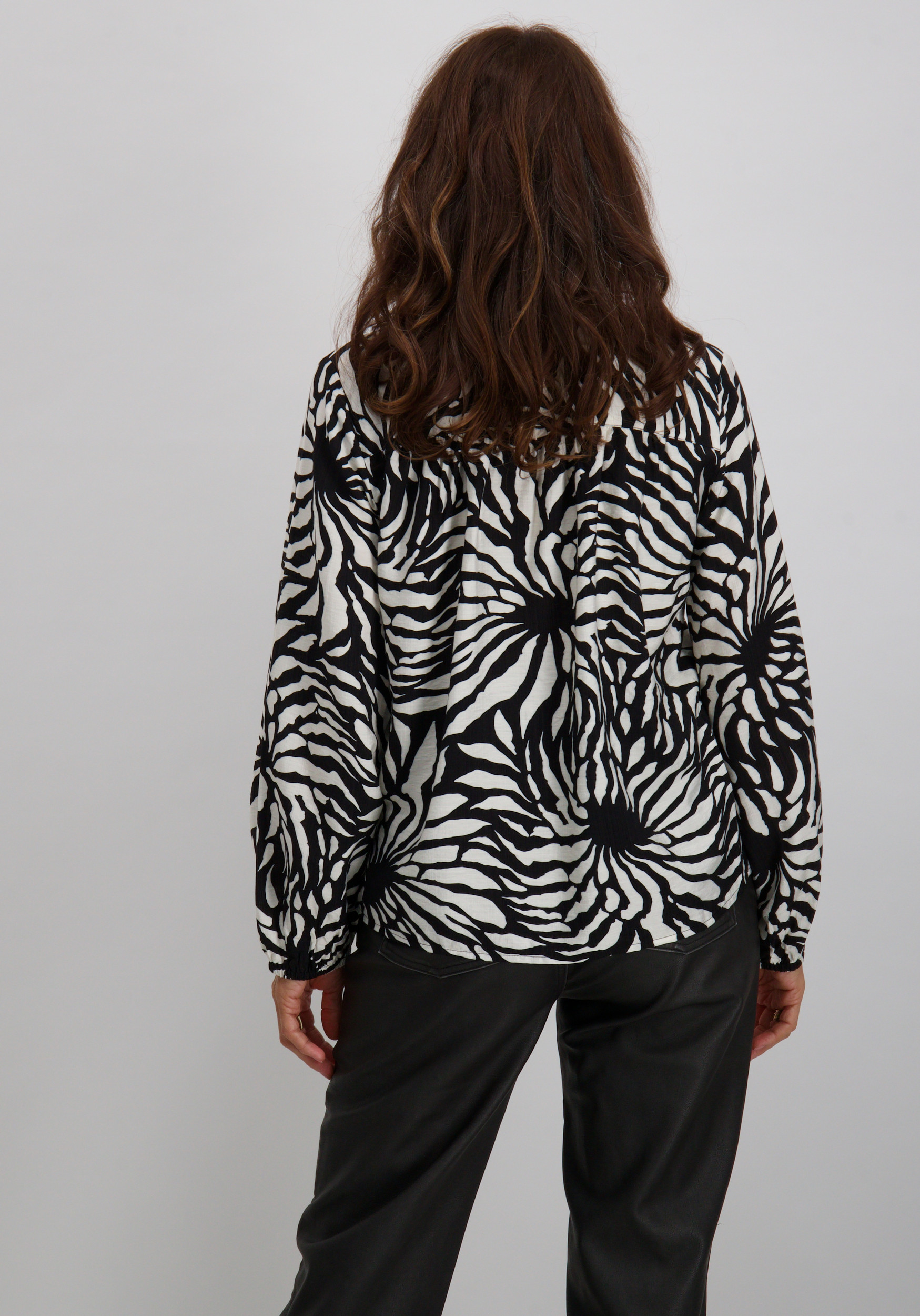 Tramontana Blouse Wildflower C04-17-301 Zwart