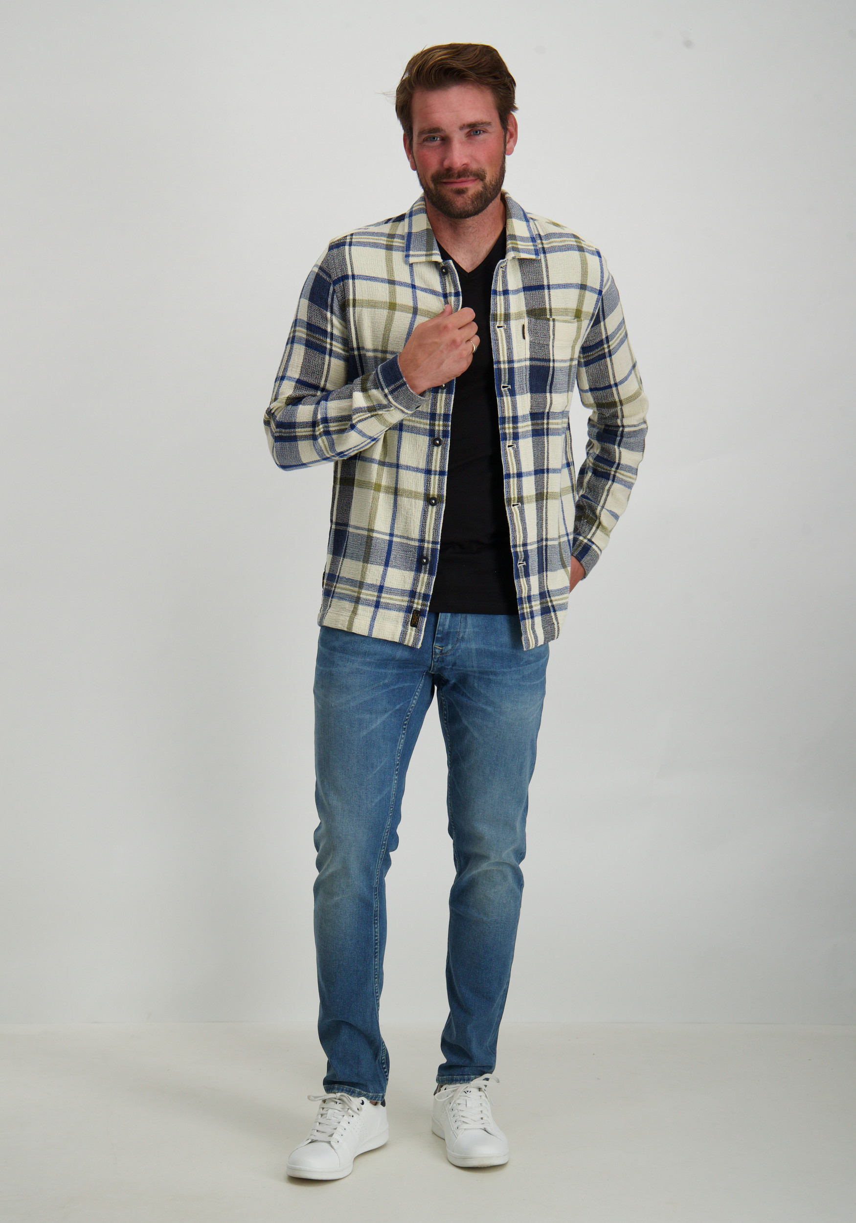 Garage Basic bodyfit t-shirt V-hals 0202 Zwart