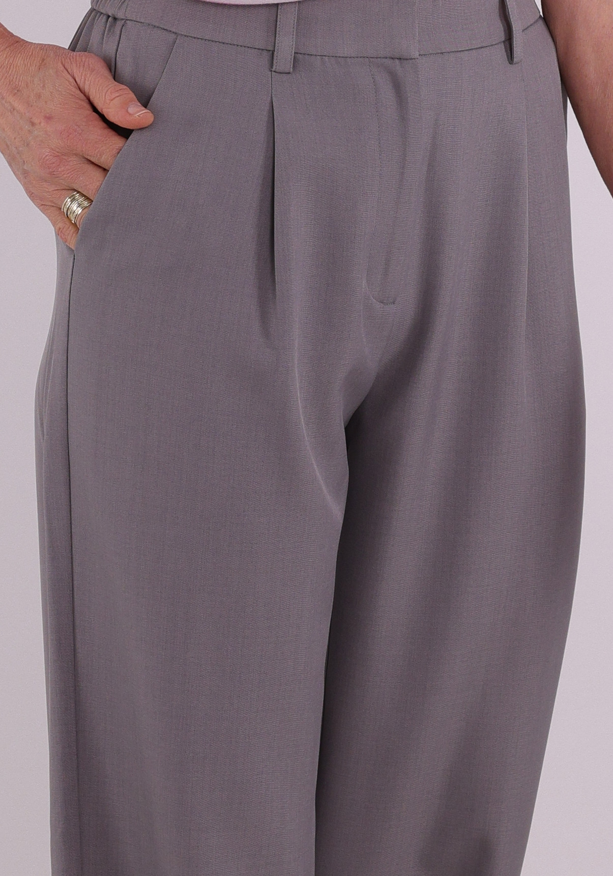 Ichi Broek Fava 20125679 Midden grijs