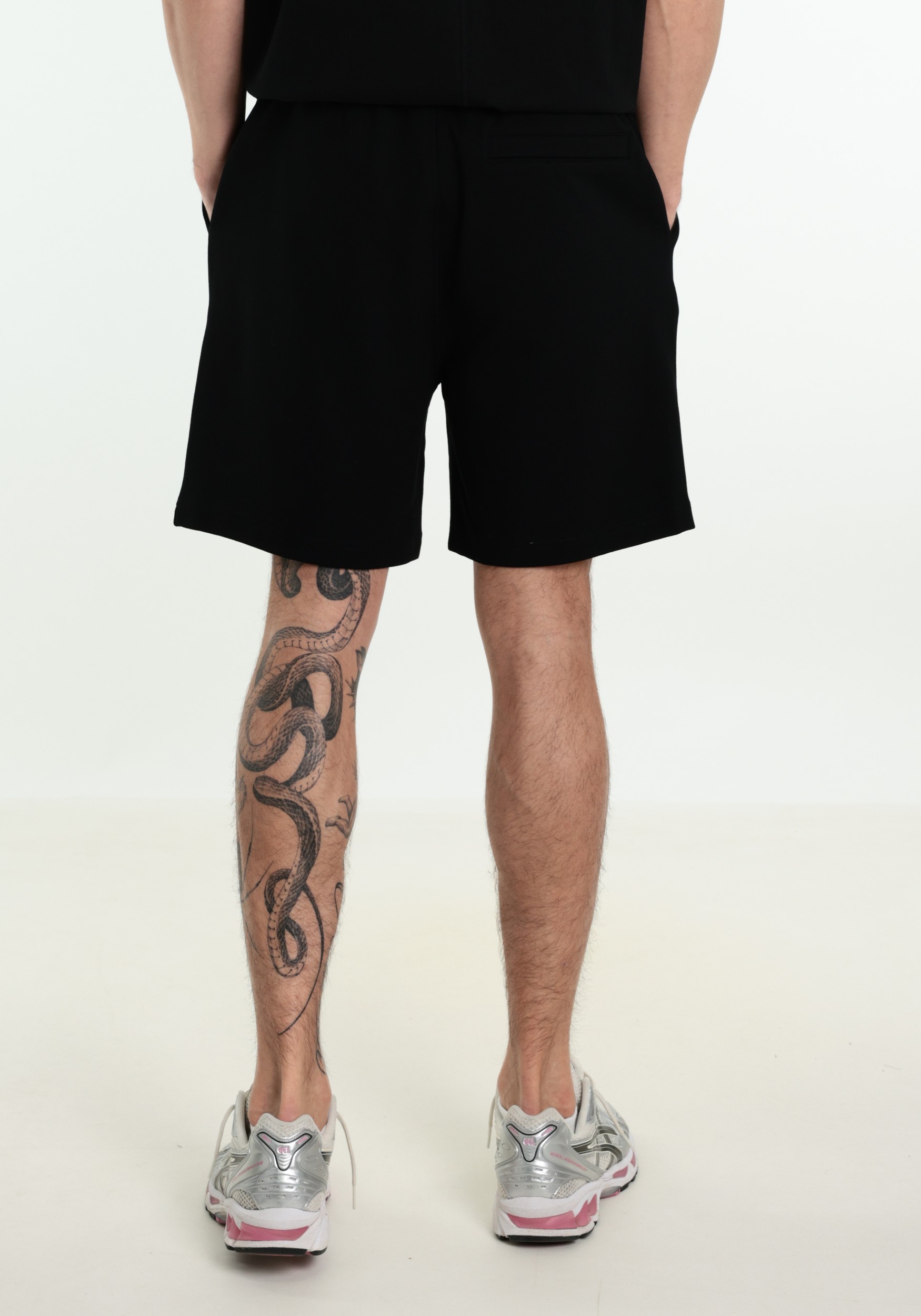 Off The Pitch Short Wardrobe Essentials OTP251064 Zwart