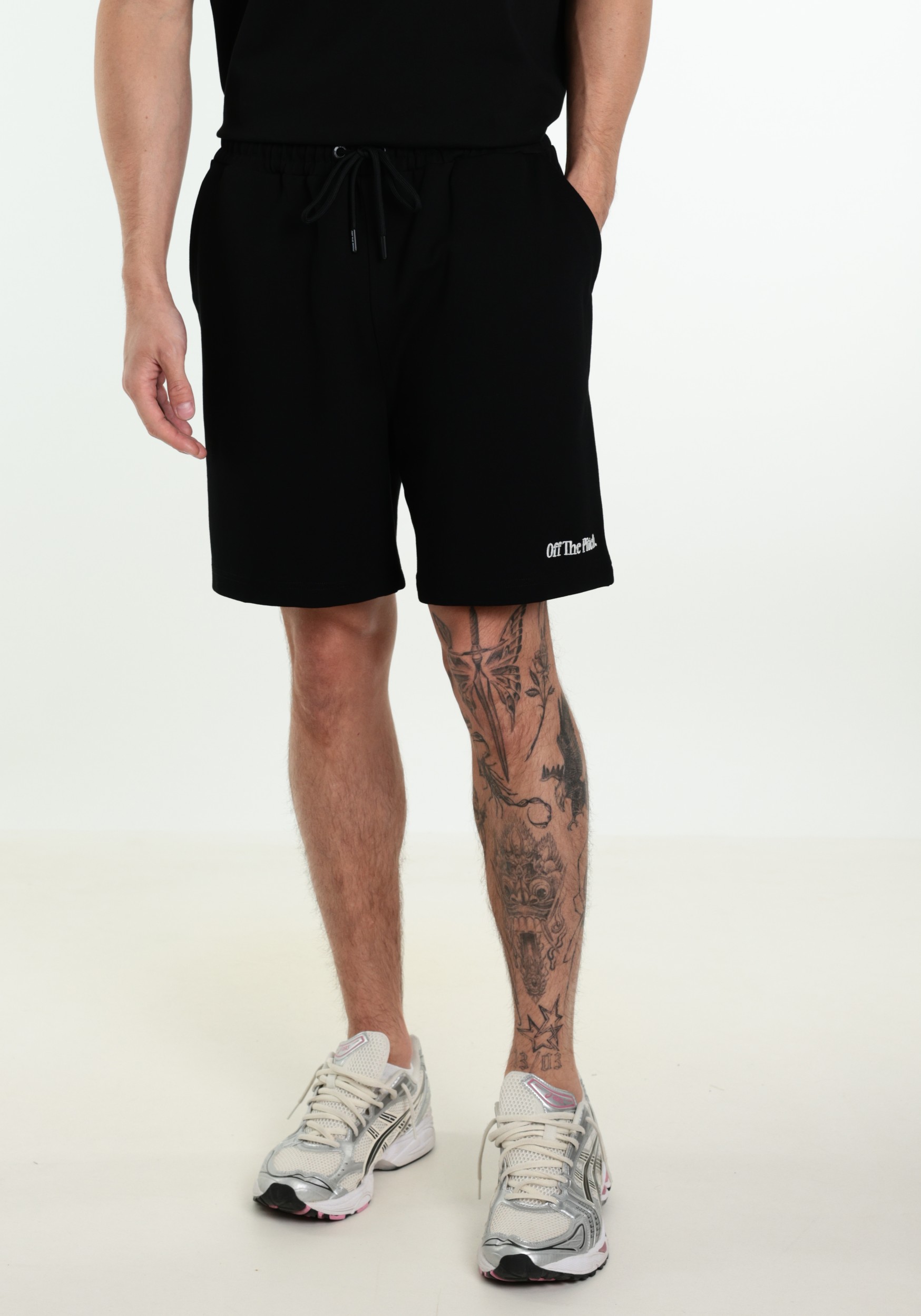 Off The Pitch Short Wardrobe Essentials OTP251064 Zwart