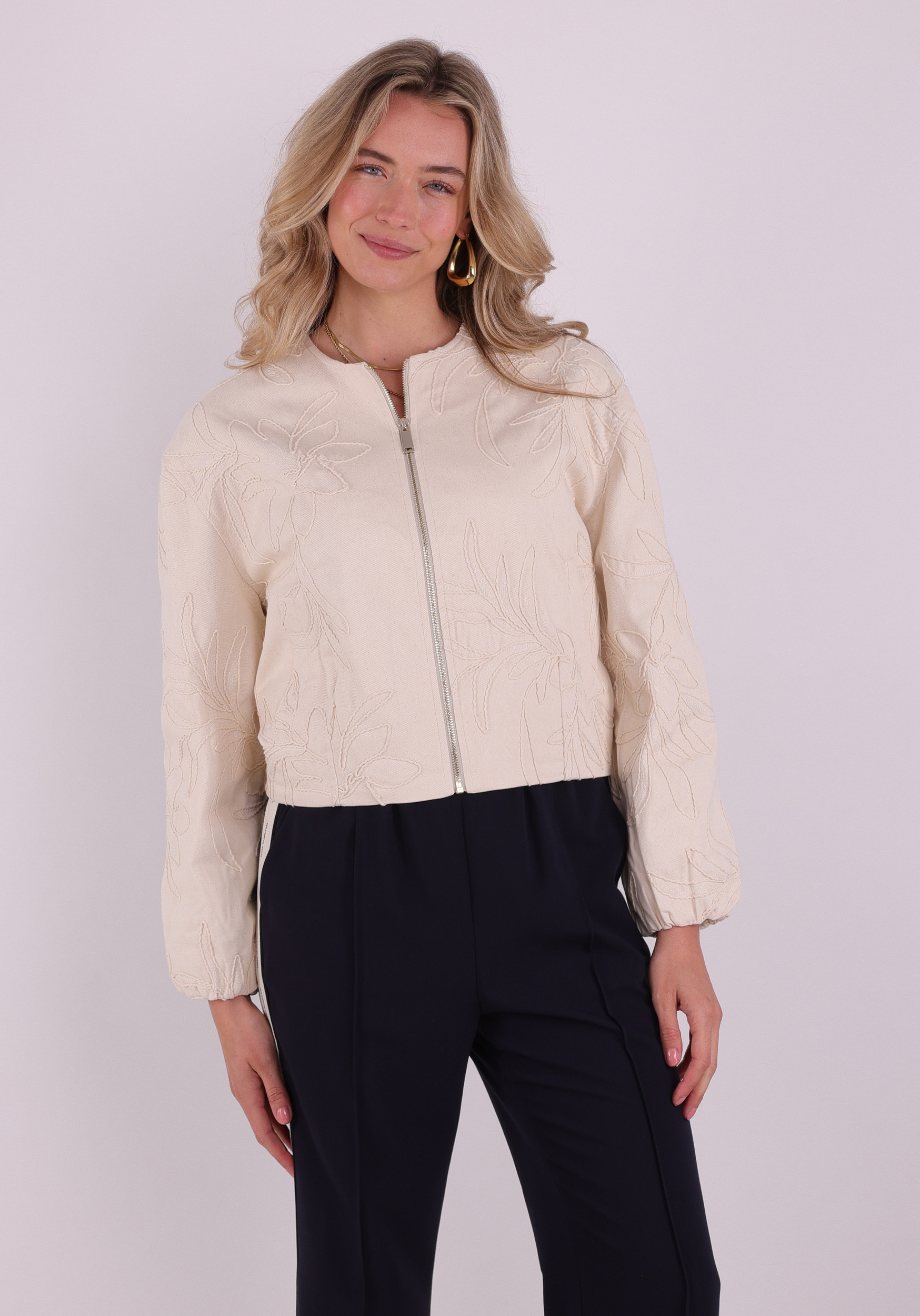 Geisha Jacket embroidery 65022-10 Wolwit-ecru