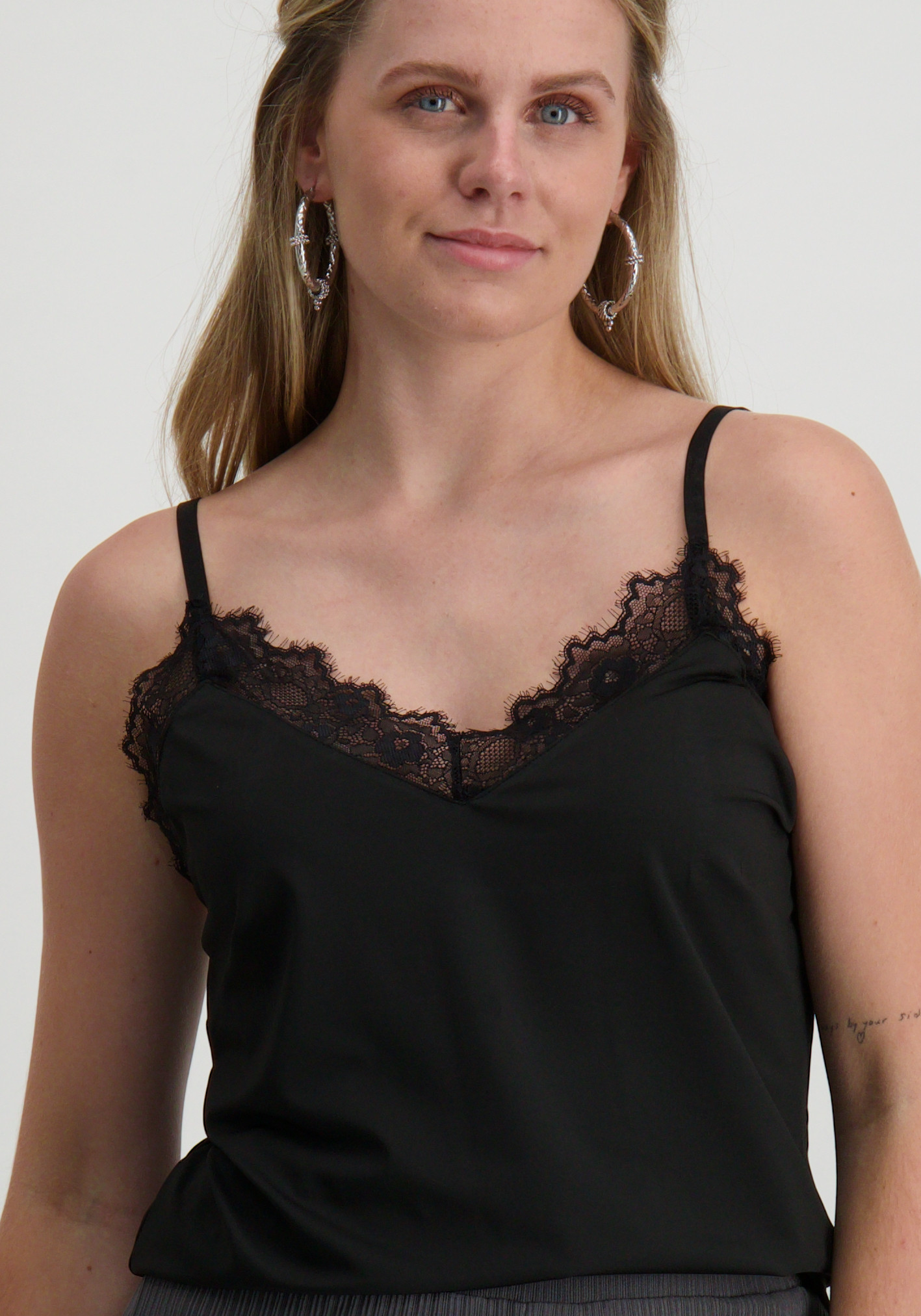 Harper & Yve Top Yve AW24P420 Zwart