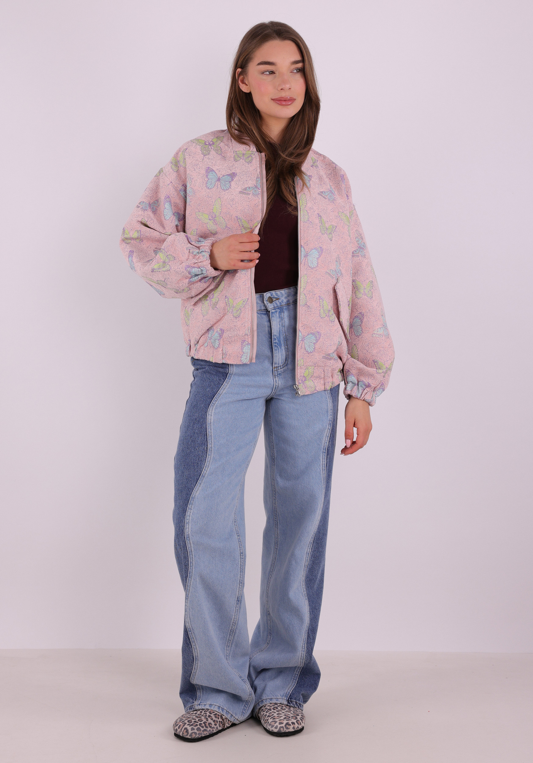Studio Amaya Bomberjack Lizzy Roze
