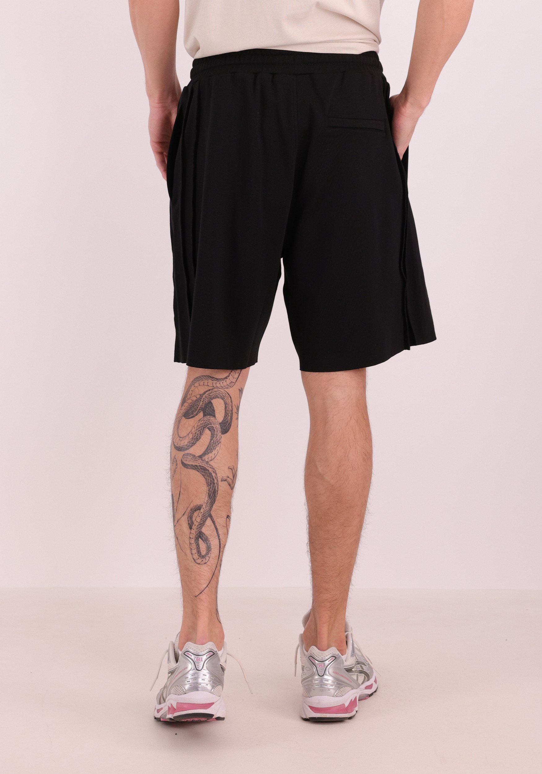 Off The Pitch Short Raw edge OTP261037 Zwart