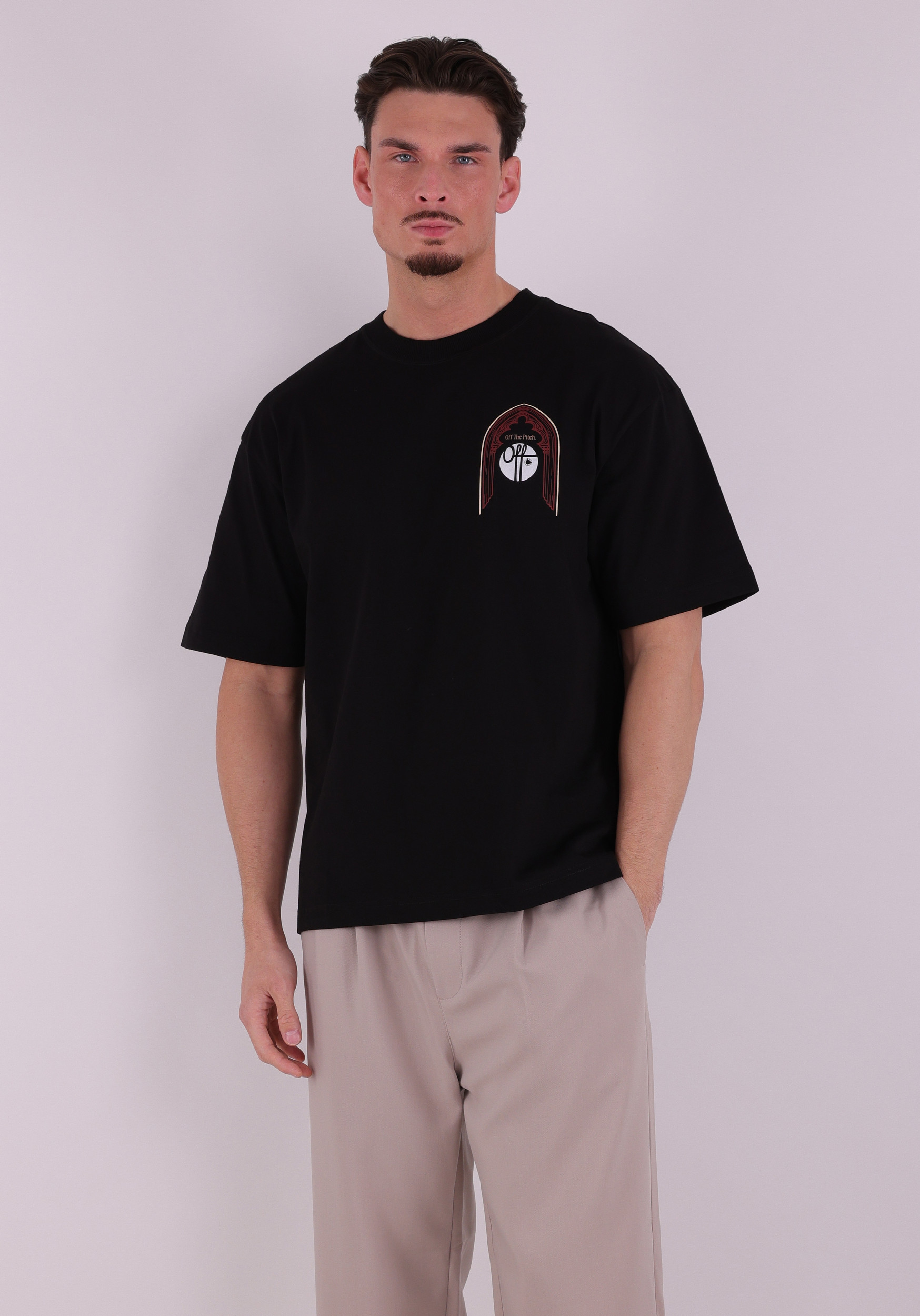 Off The Pitch T-shirt Sacred  OTP261035 Zwart