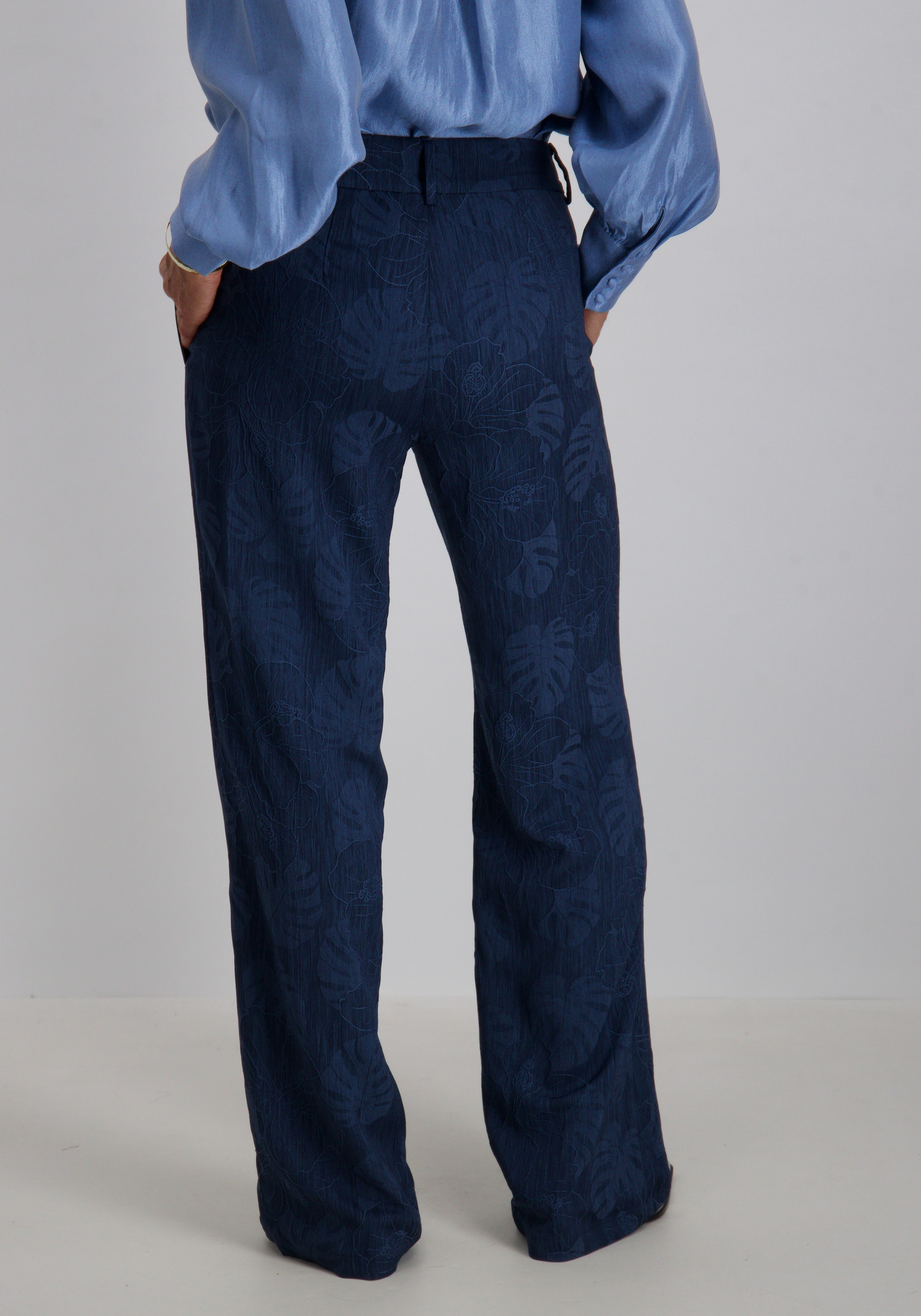 Geisha Broek met bloemen reliëf 51601-26 Raf blauw