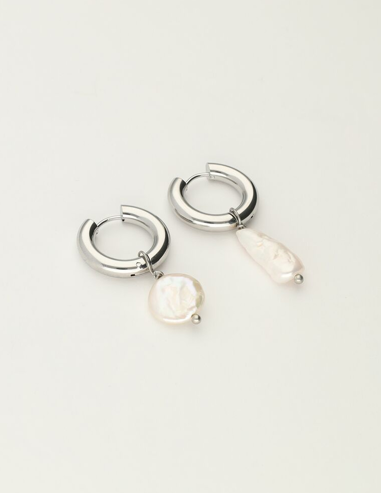My Jewellery Oorringen met twee verschillende parels MJ09710 Zilver