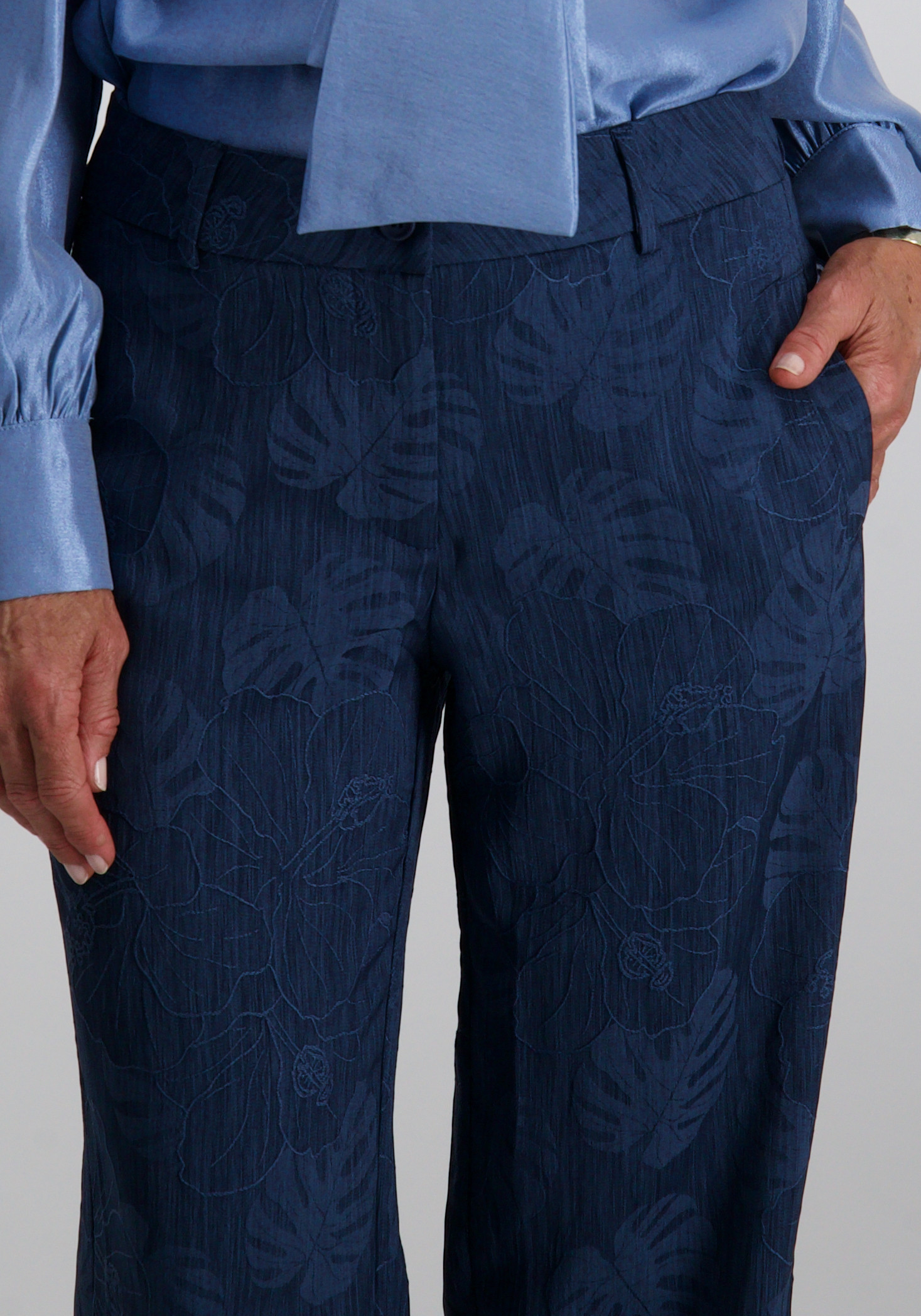 Geisha Broek met bloemen reliëf 51601-26 Raf blauw