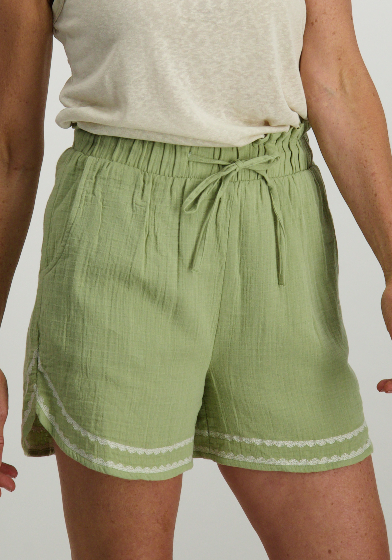 Vila Short Tovan 14104846 Groen