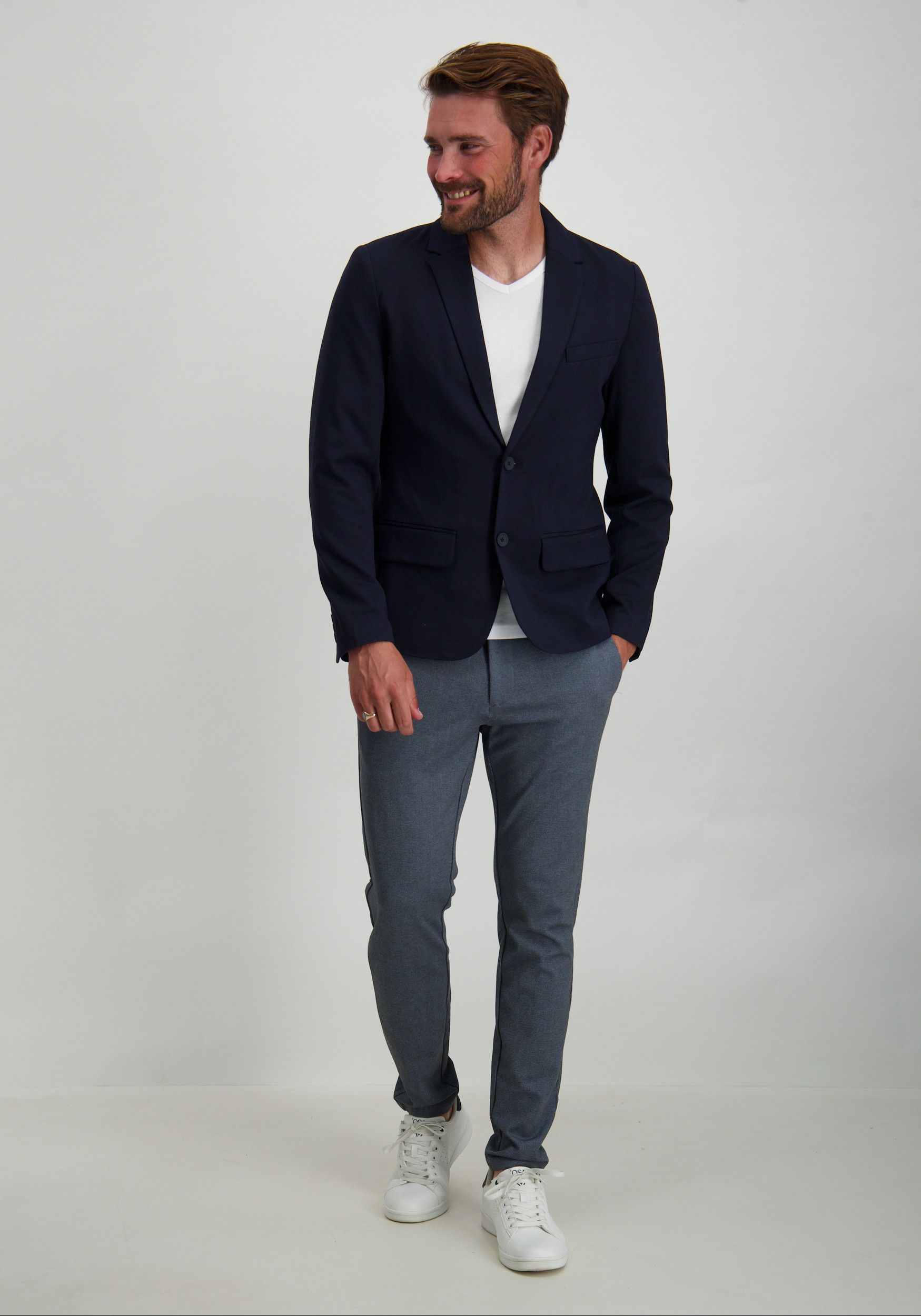 Garage Basic semi bodyfit t-shirt V-hals 0302 Wit