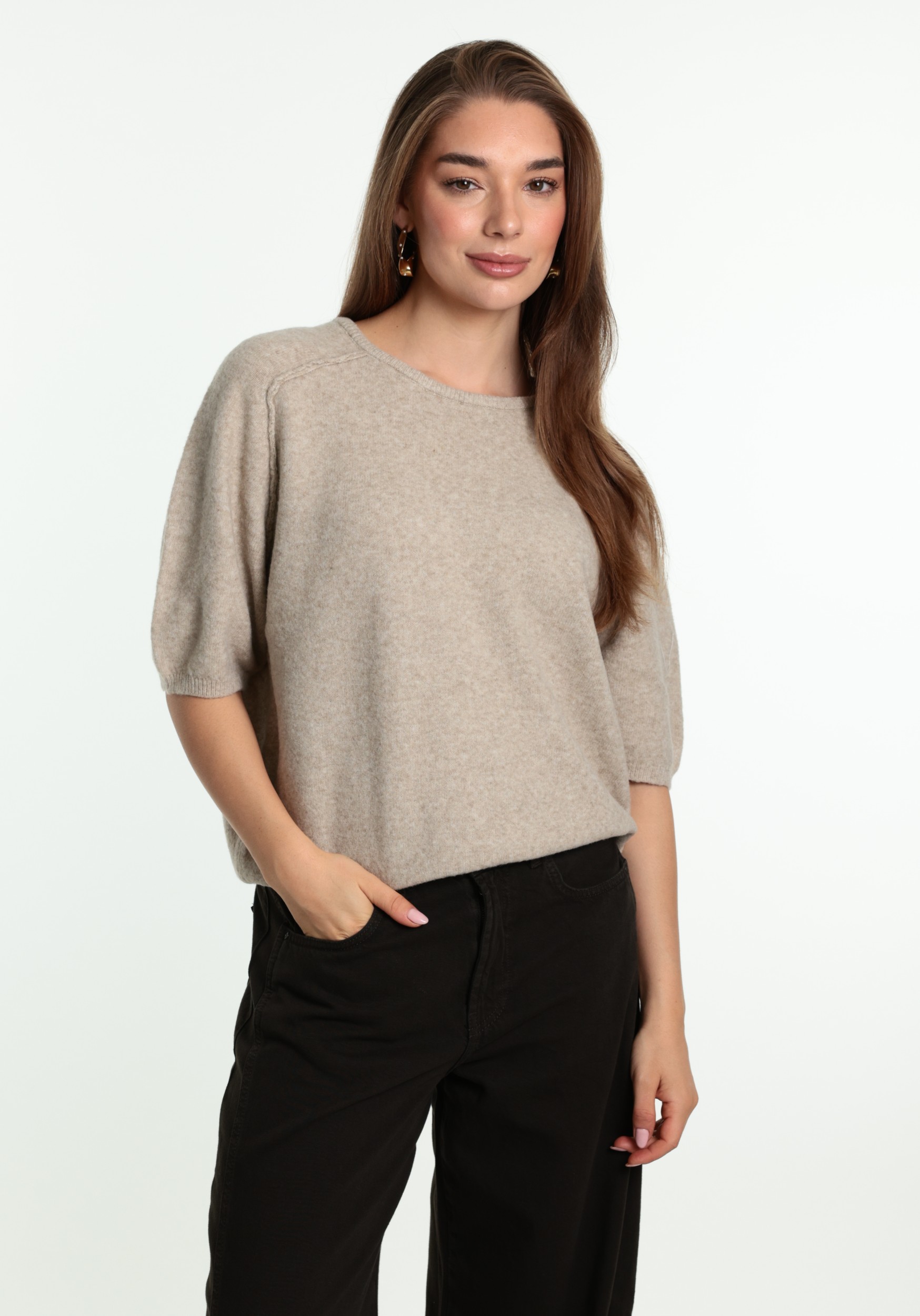Ichi Trui Dasila 20126069 Beige