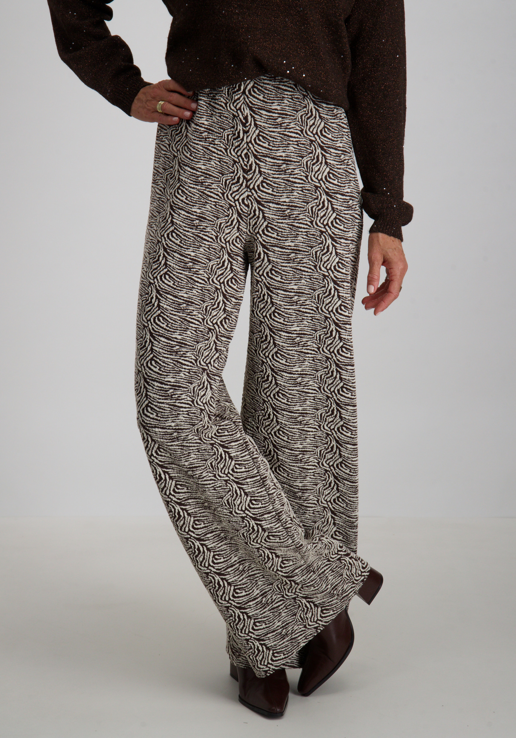 Ichi Broek Oelly 20125479 Donker bruin