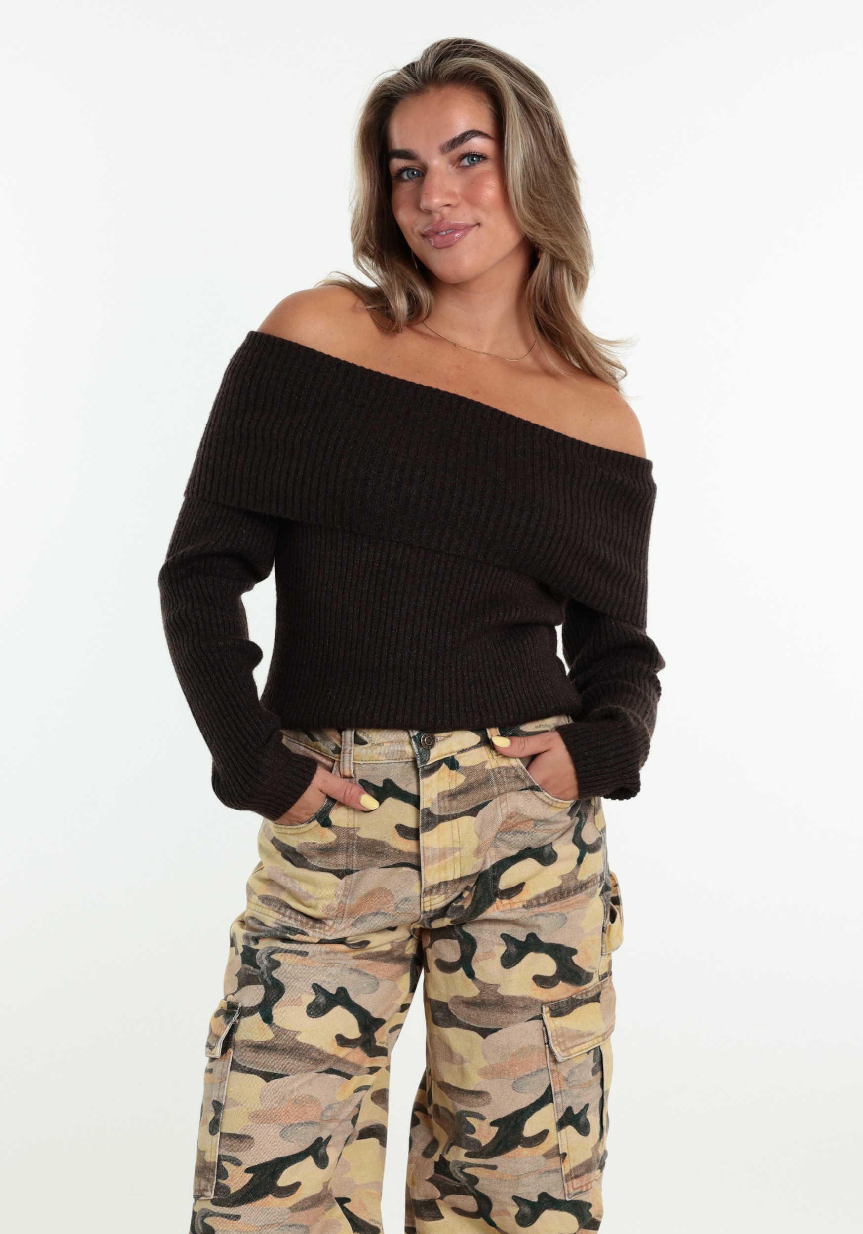 ONLY Trui Katia off shoulder 15311830 Bruin