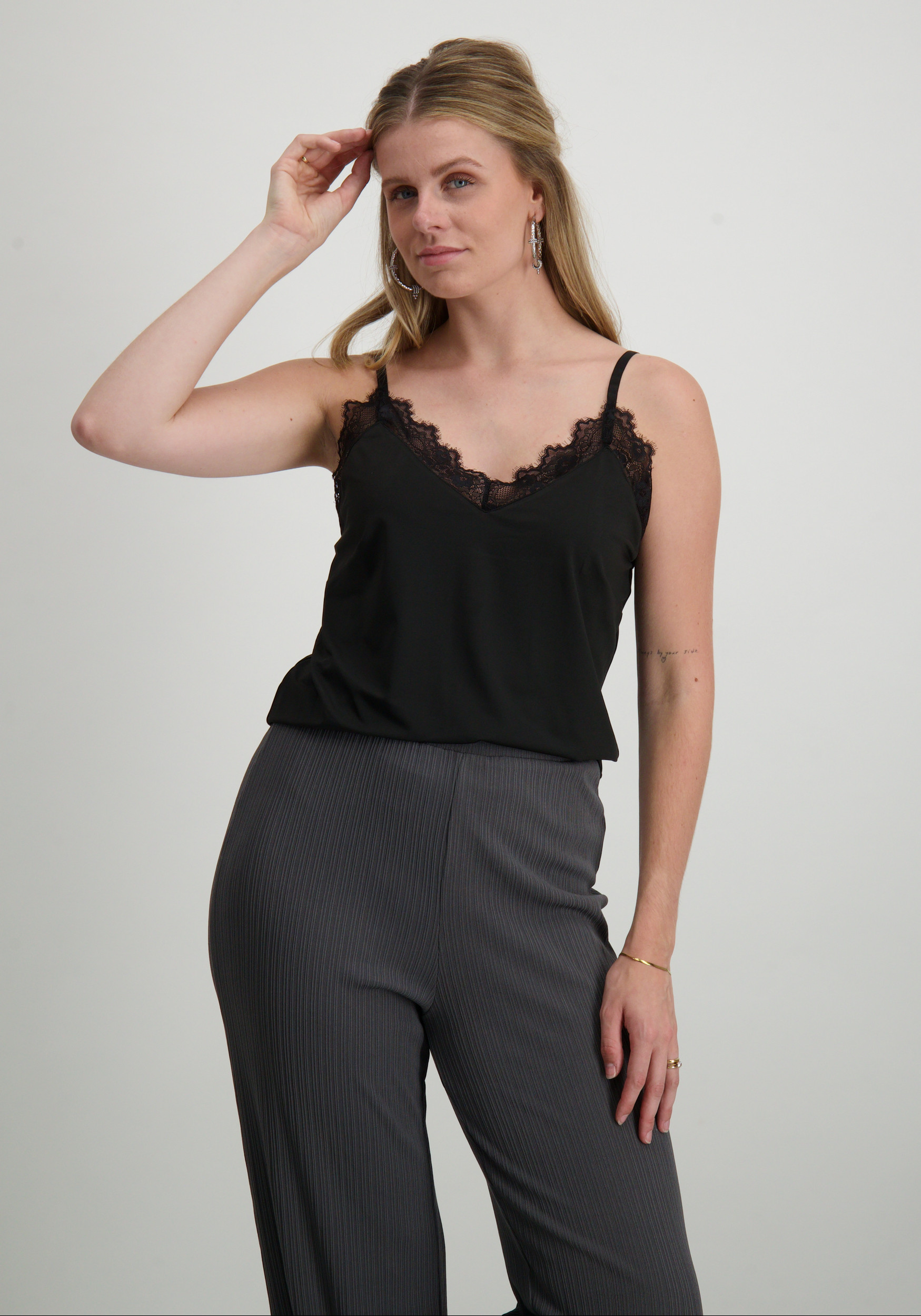 Harper & Yve Top Yve AW24P420 Zwart