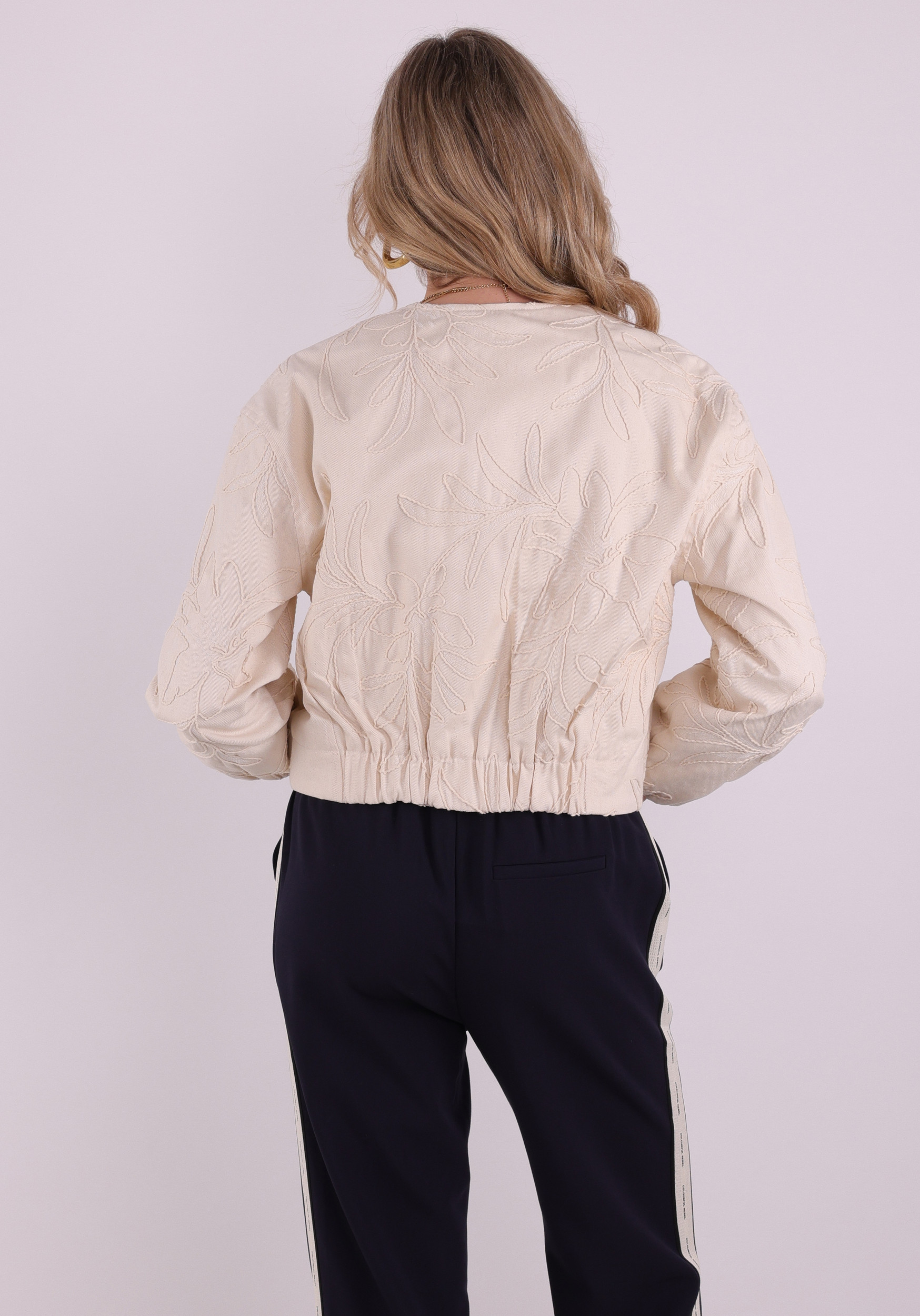 Geisha Jacket embroidery 65022-10 Wolwit-ecru